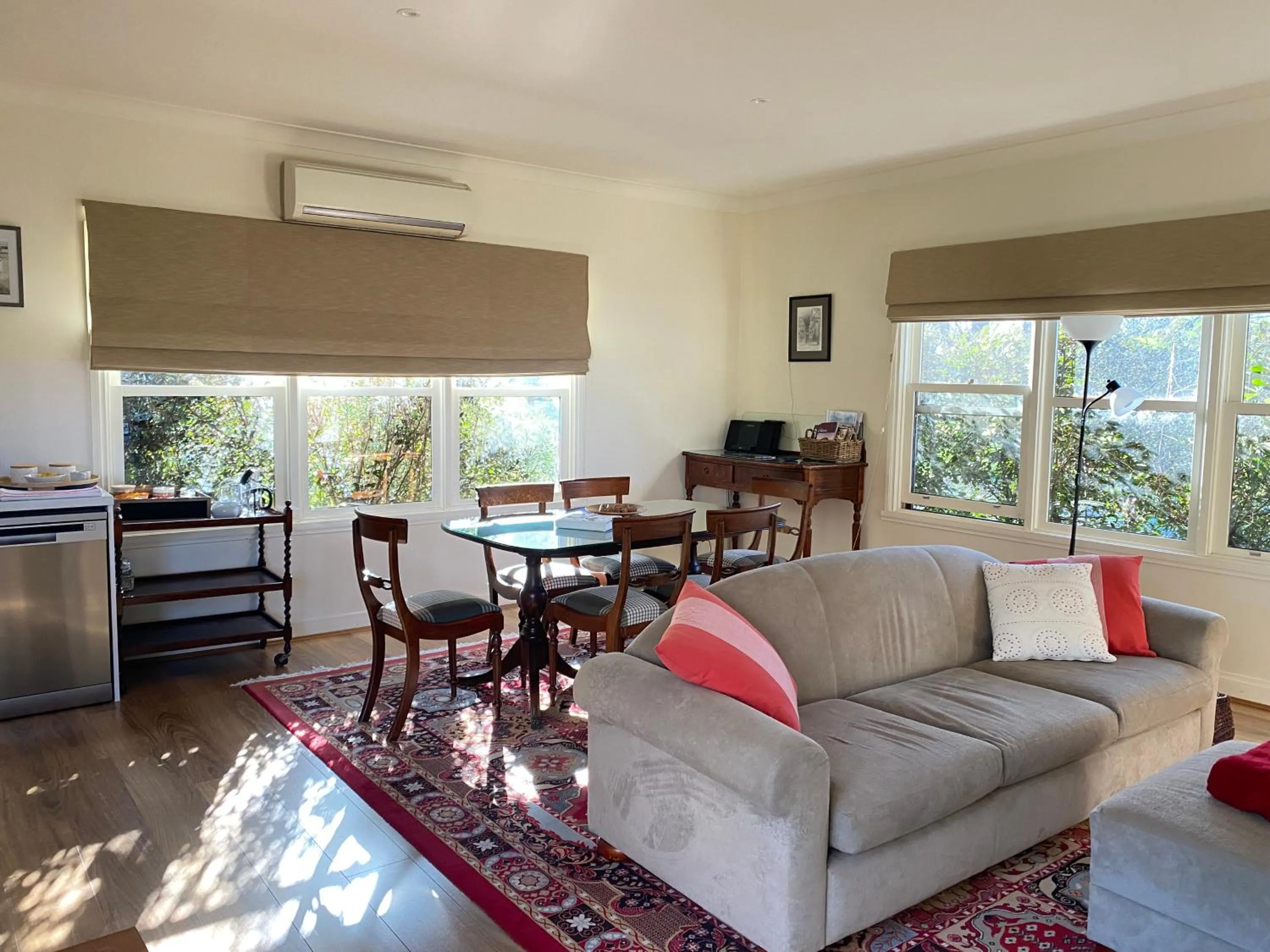 Living room in King River Cottage