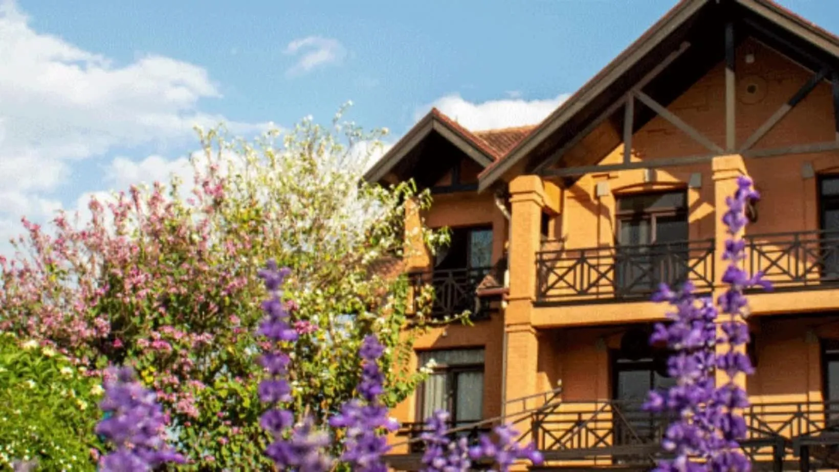 Property building in Radisson Hotel Tamboho Waterfront Antananarivo