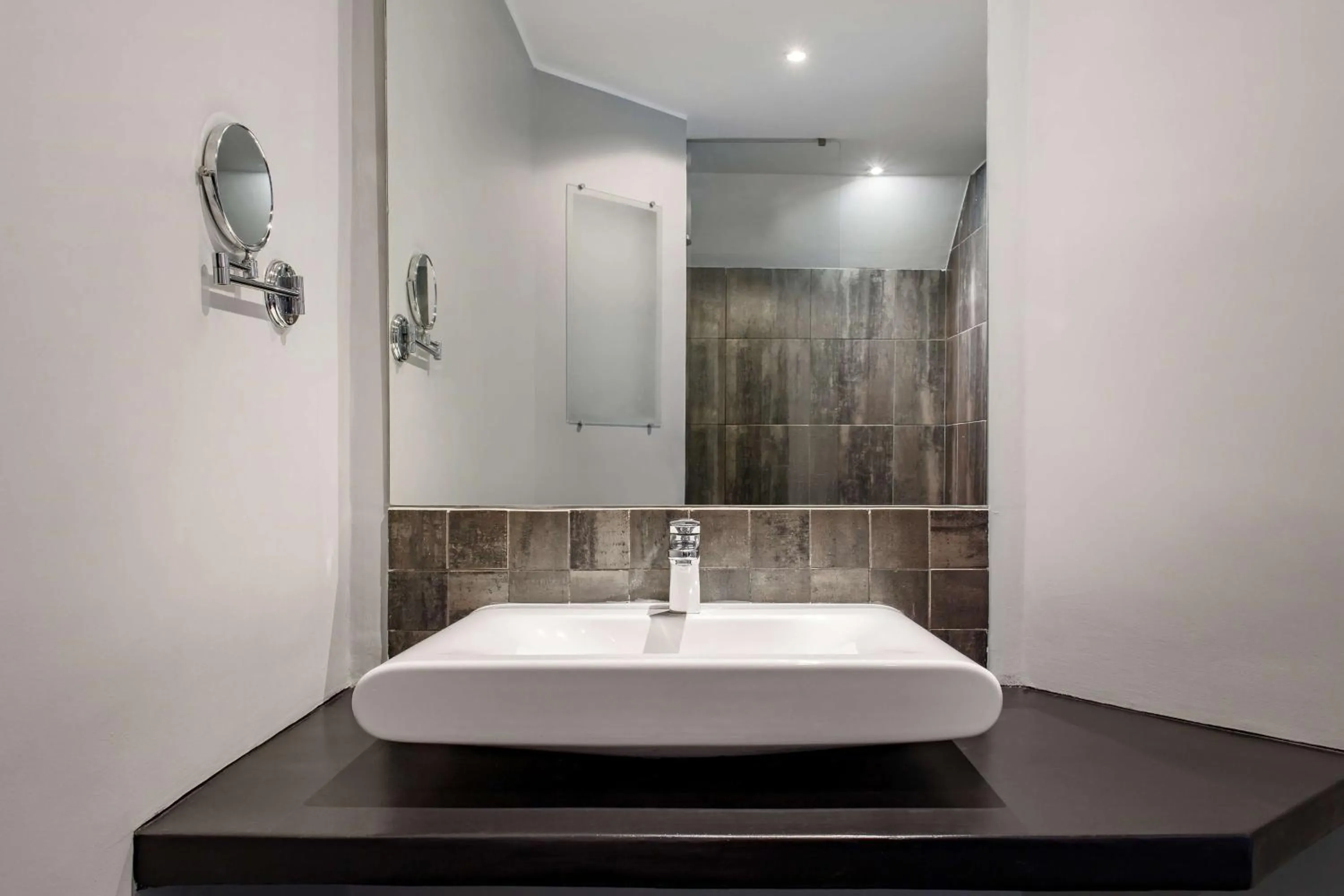 Bathroom in Radisson Hotel Tamboho Waterfront Antananarivo