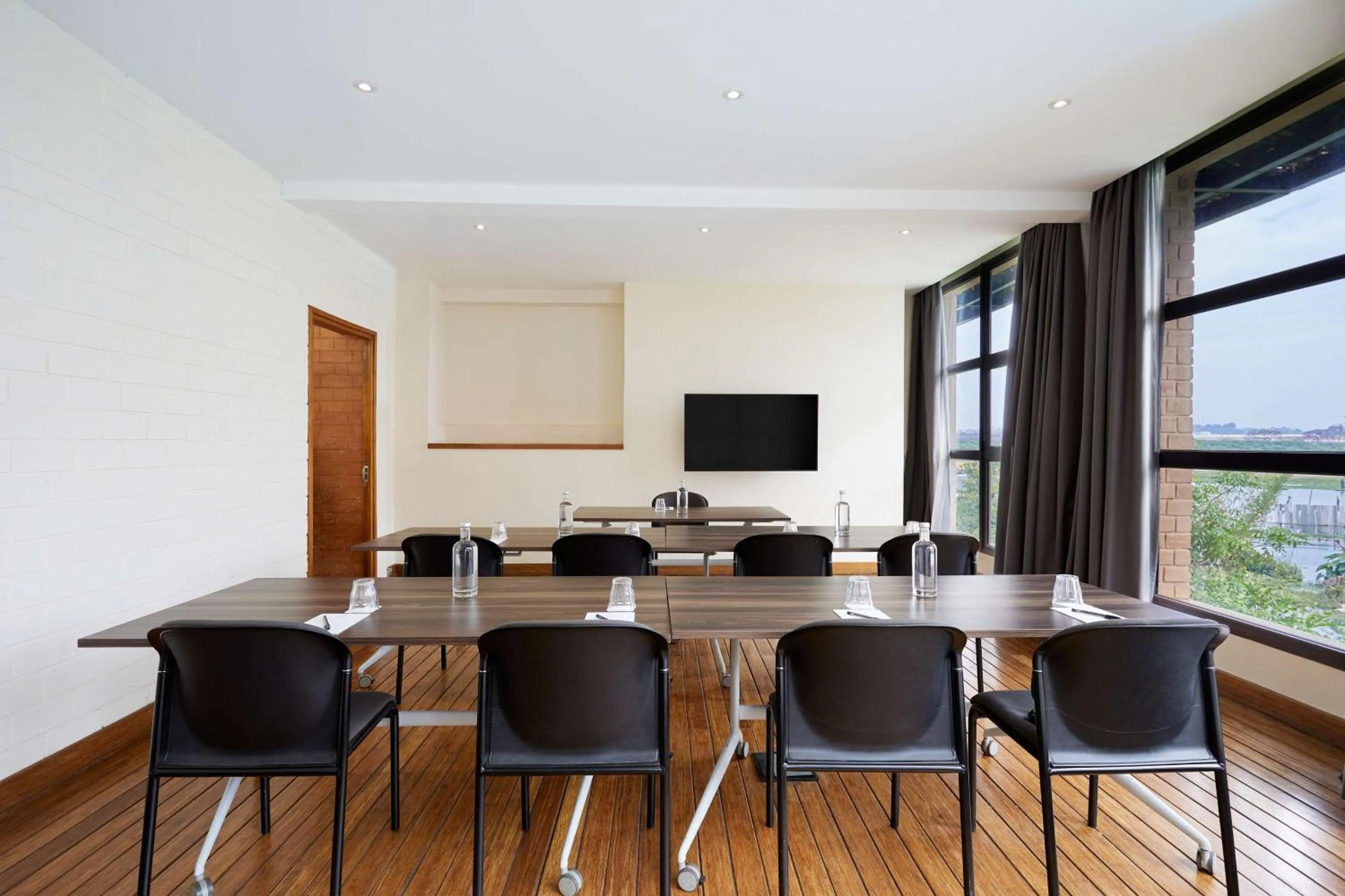 Meeting/conference room in Radisson Hotel Tamboho Waterfront Antananarivo