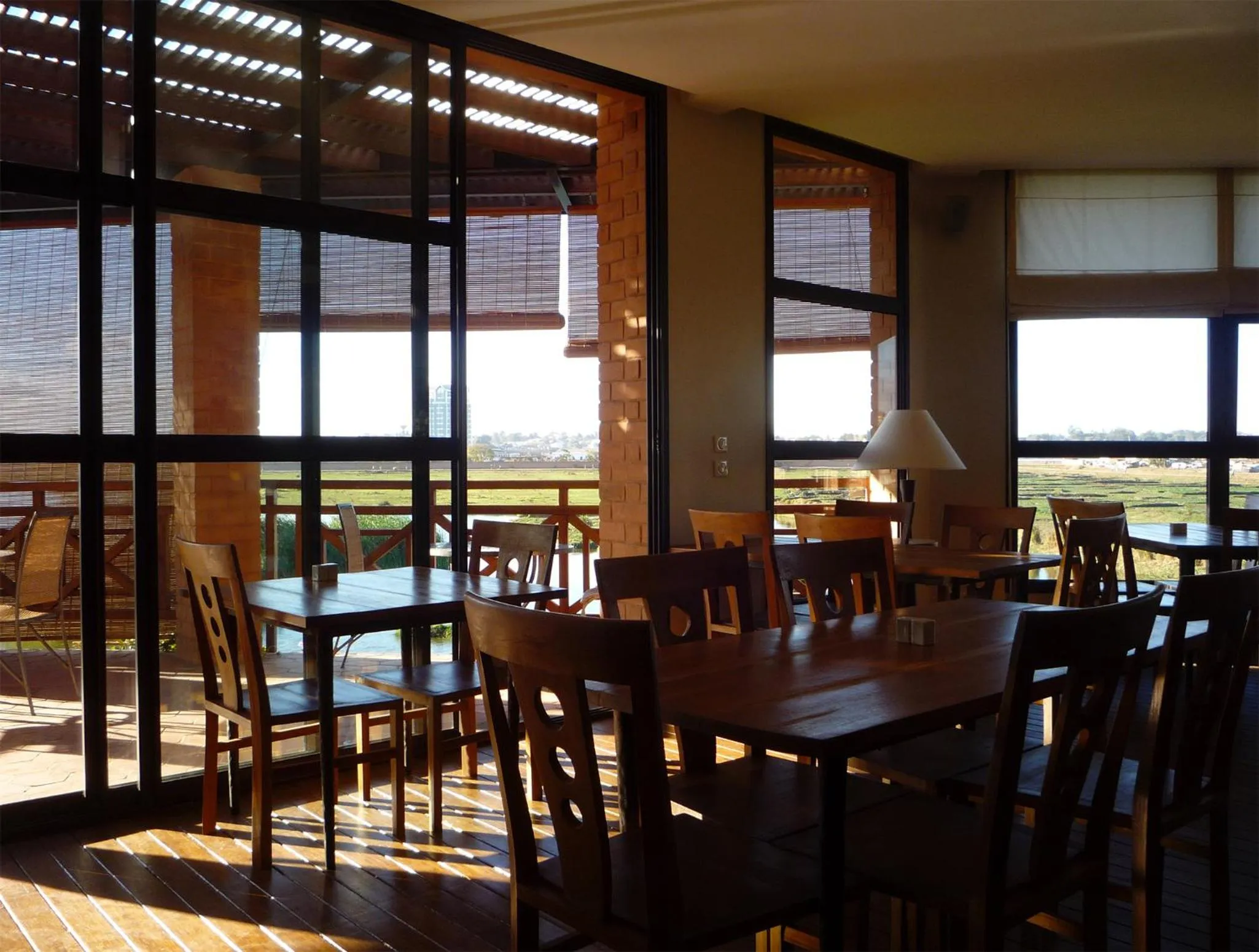 Restaurant/places to eat in Radisson Hotel Tamboho Waterfront Antananarivo