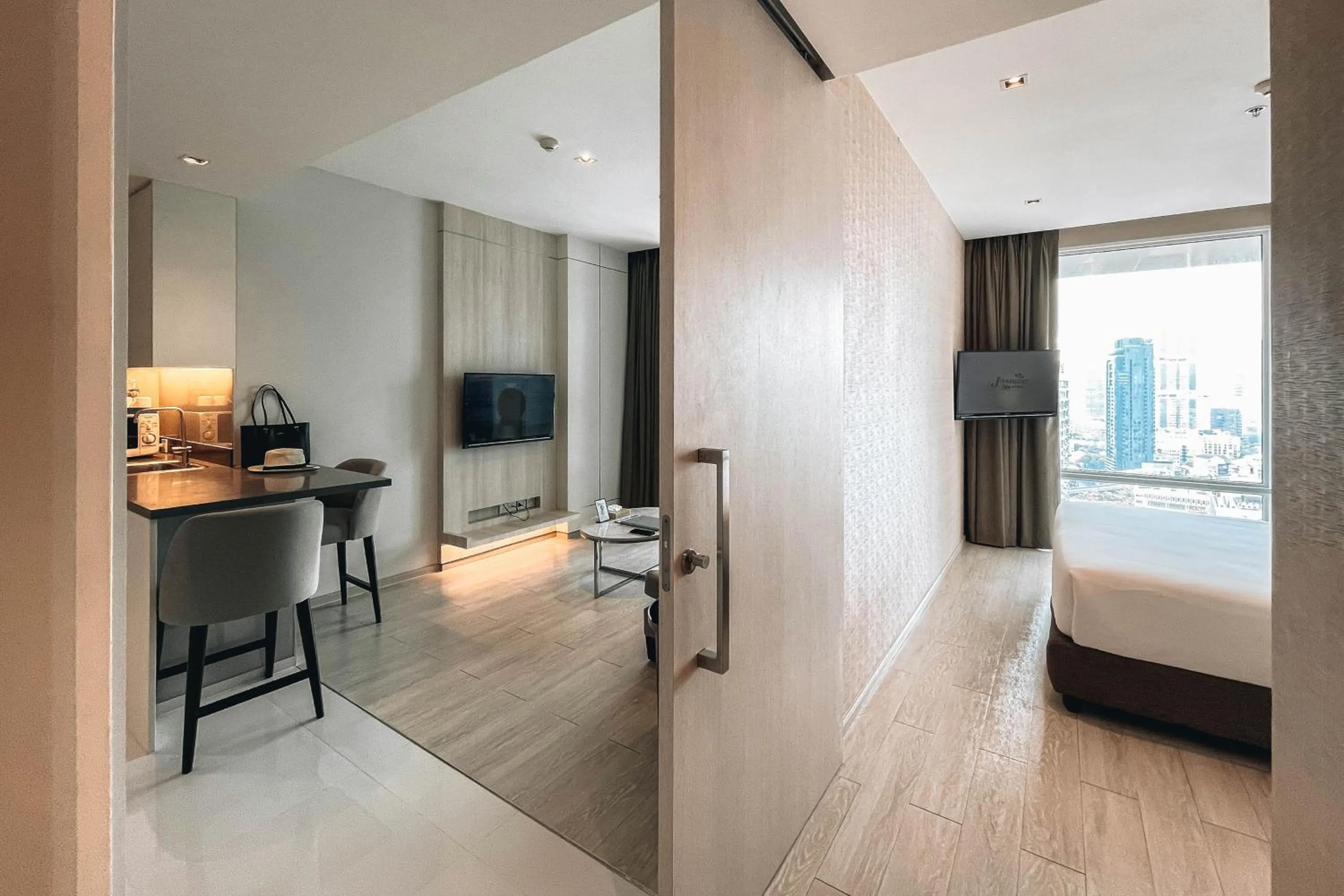 TV and multimedia, Bed in Jasmine 59 Hotel