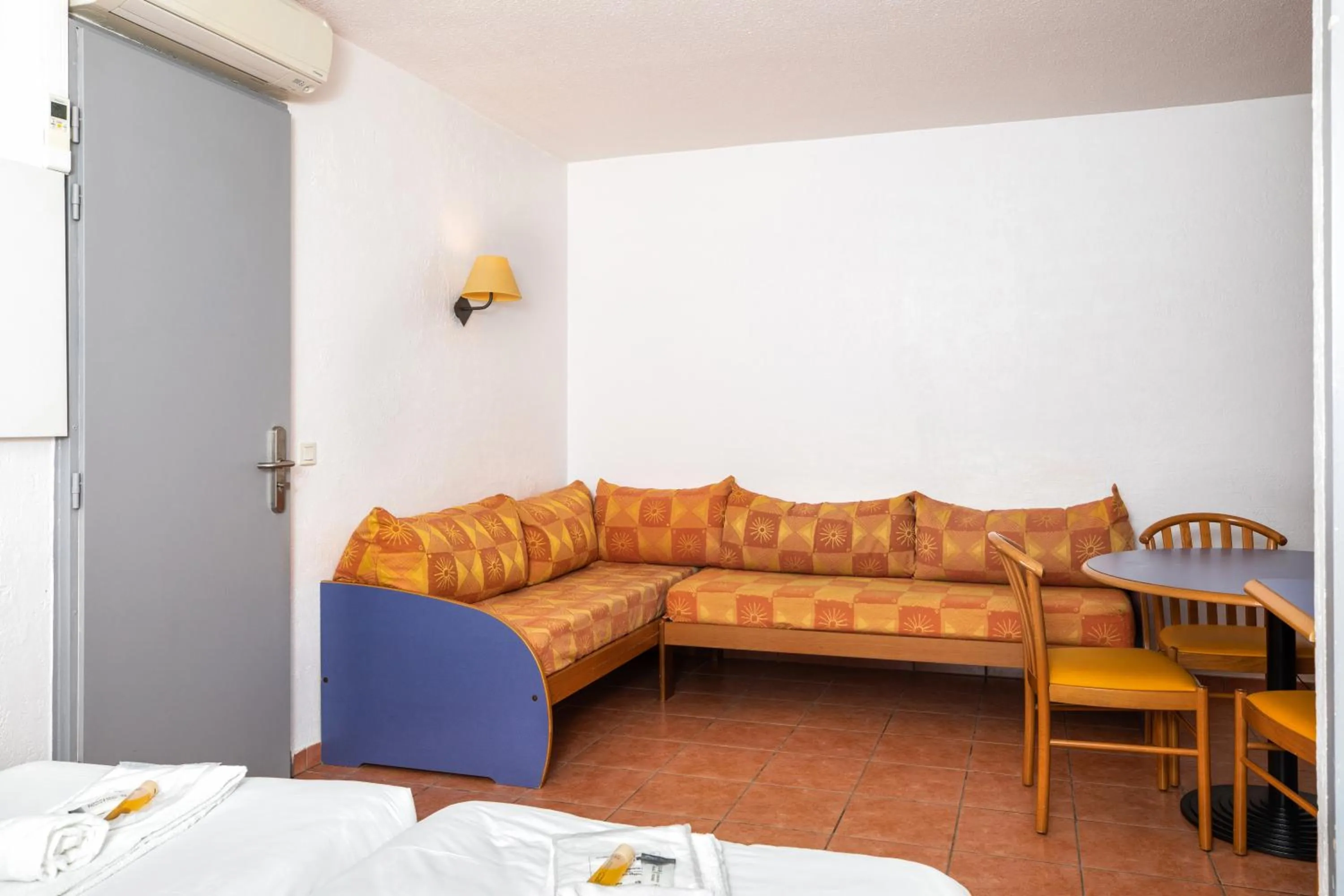 Living room in SOWELL RESIDENCES Chênes Verts