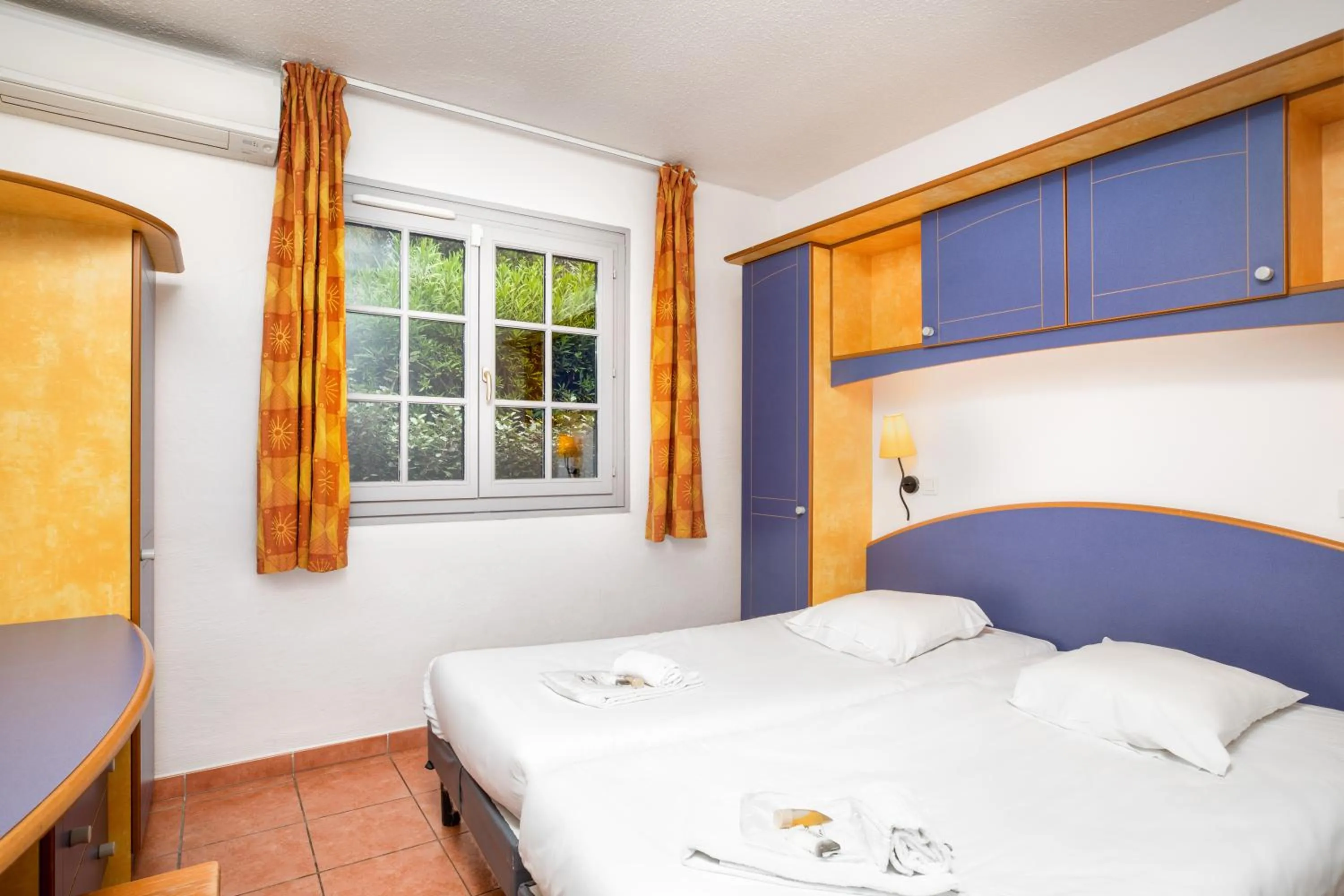 Bed in SOWELL RESIDENCES Chênes Verts