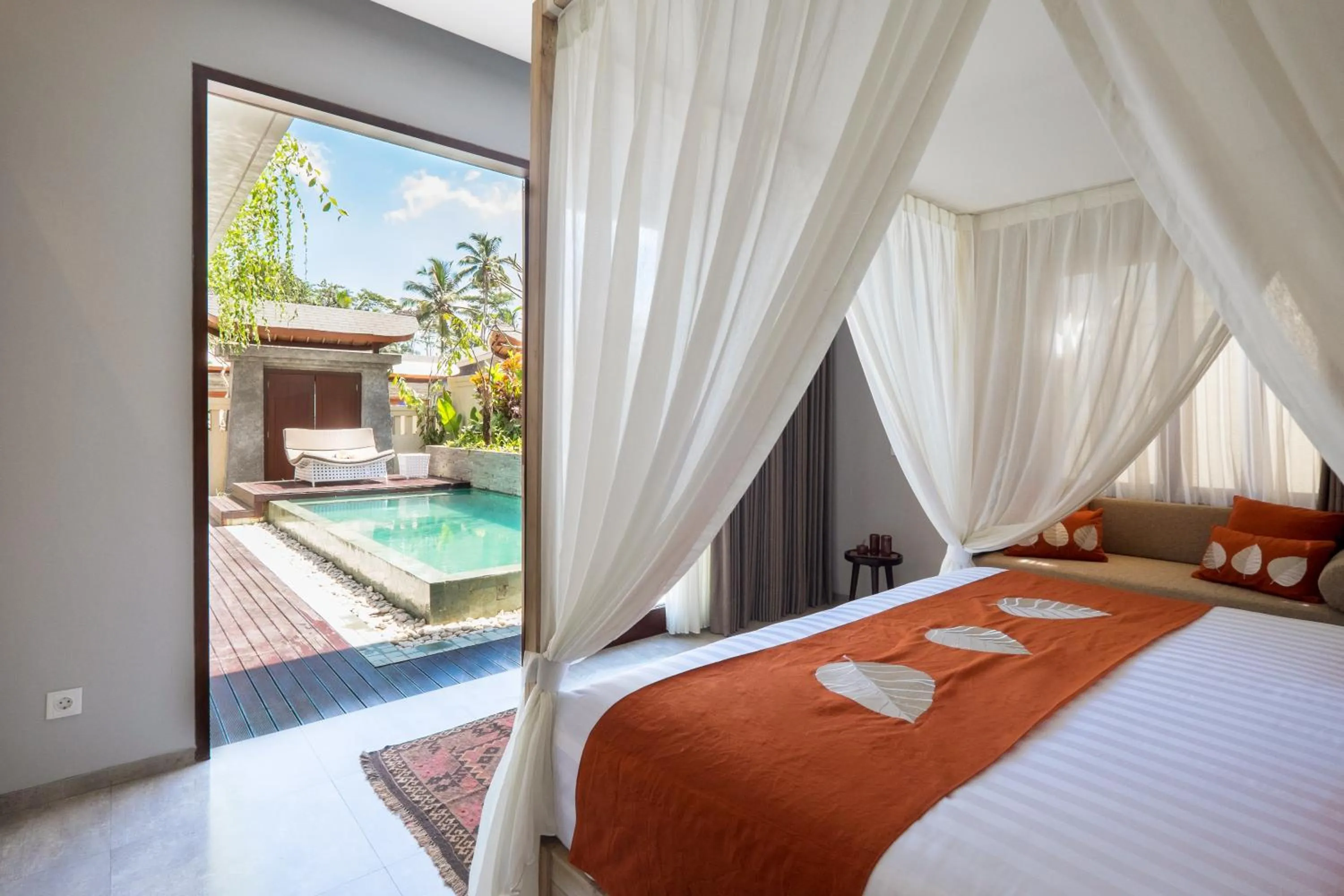 Pool view, Bed in Daun Lebar Villas