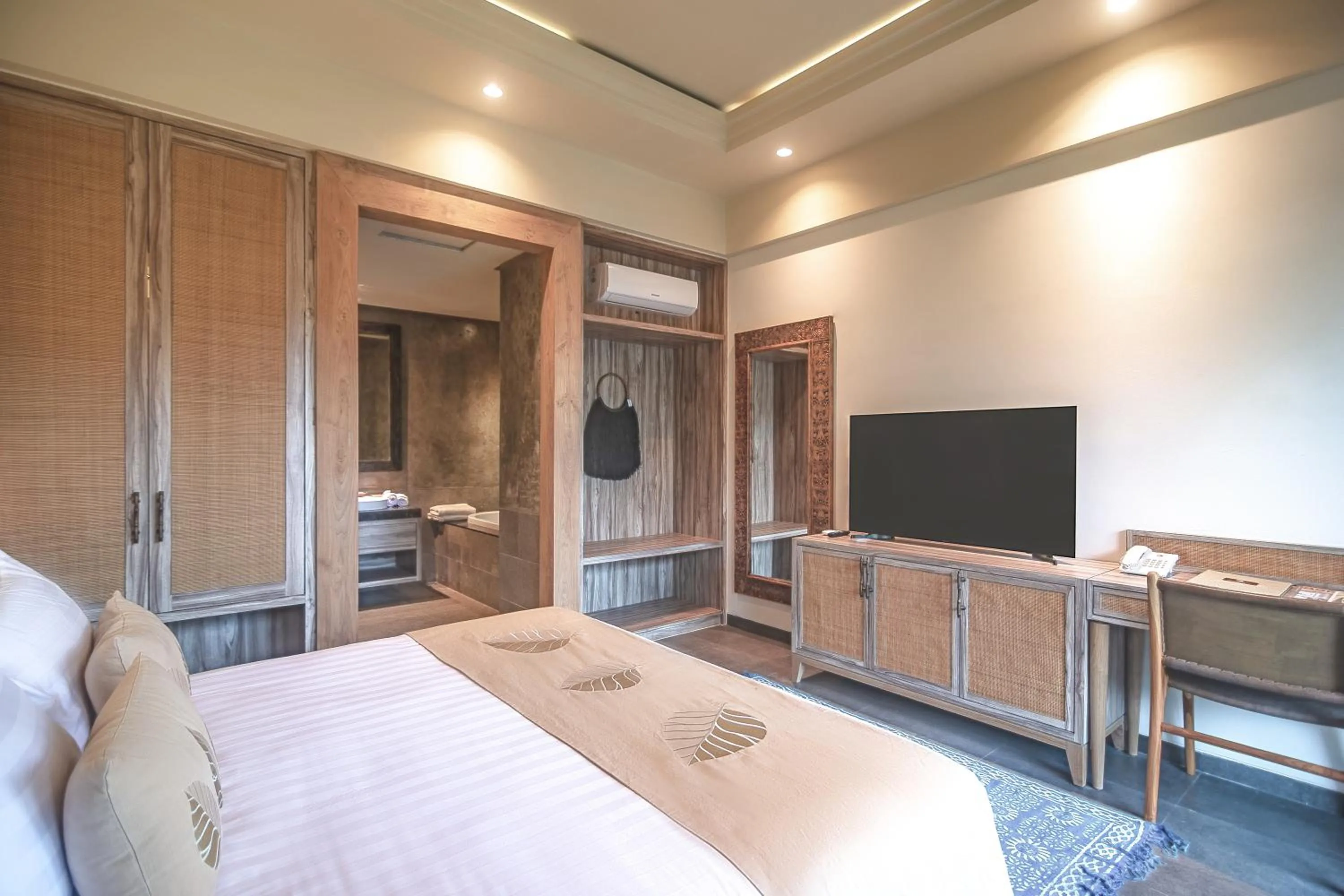 TV and multimedia, Bed in Daun Lebar Villas