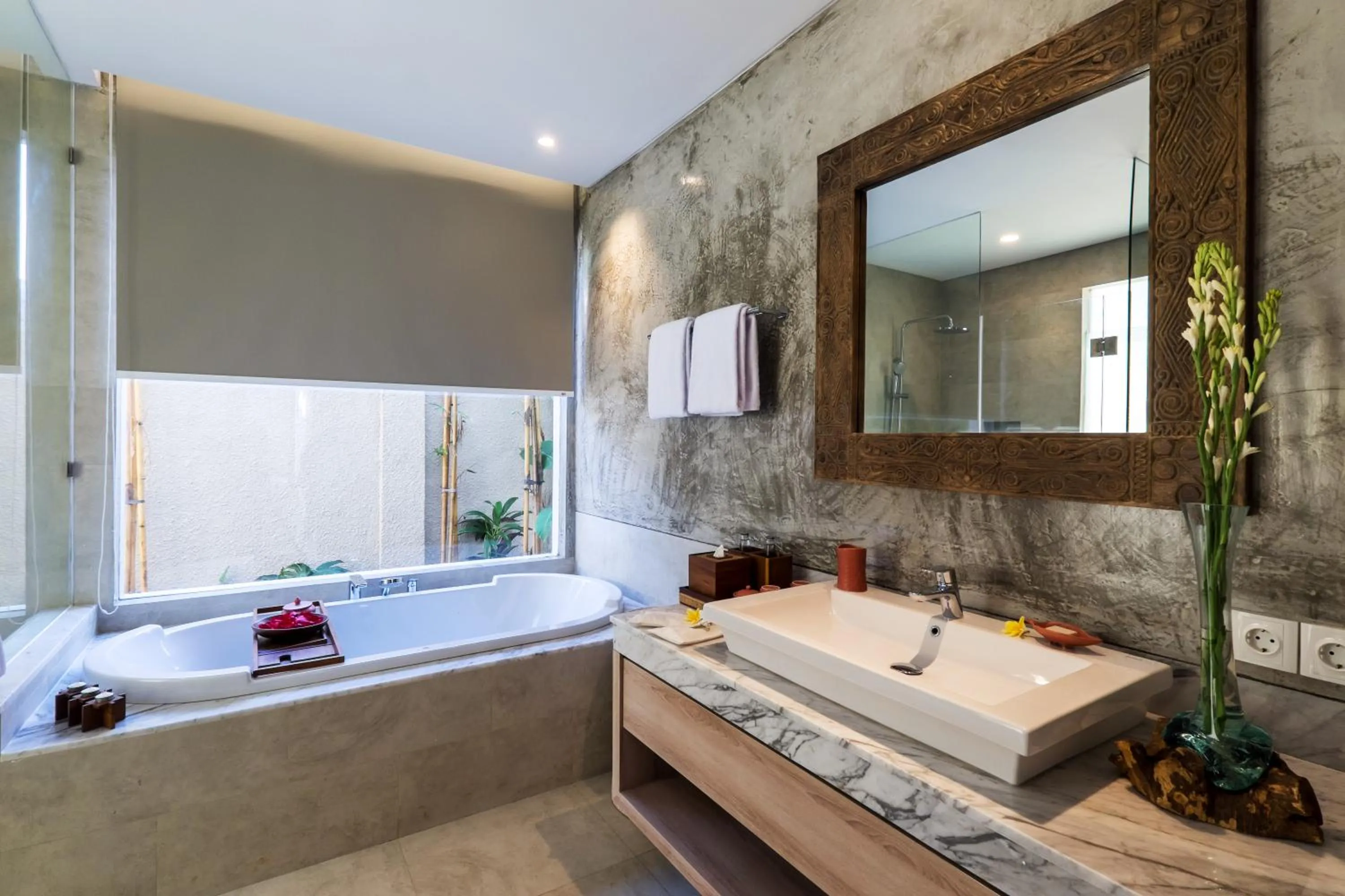 Shower, Bed in Daun Lebar Villas