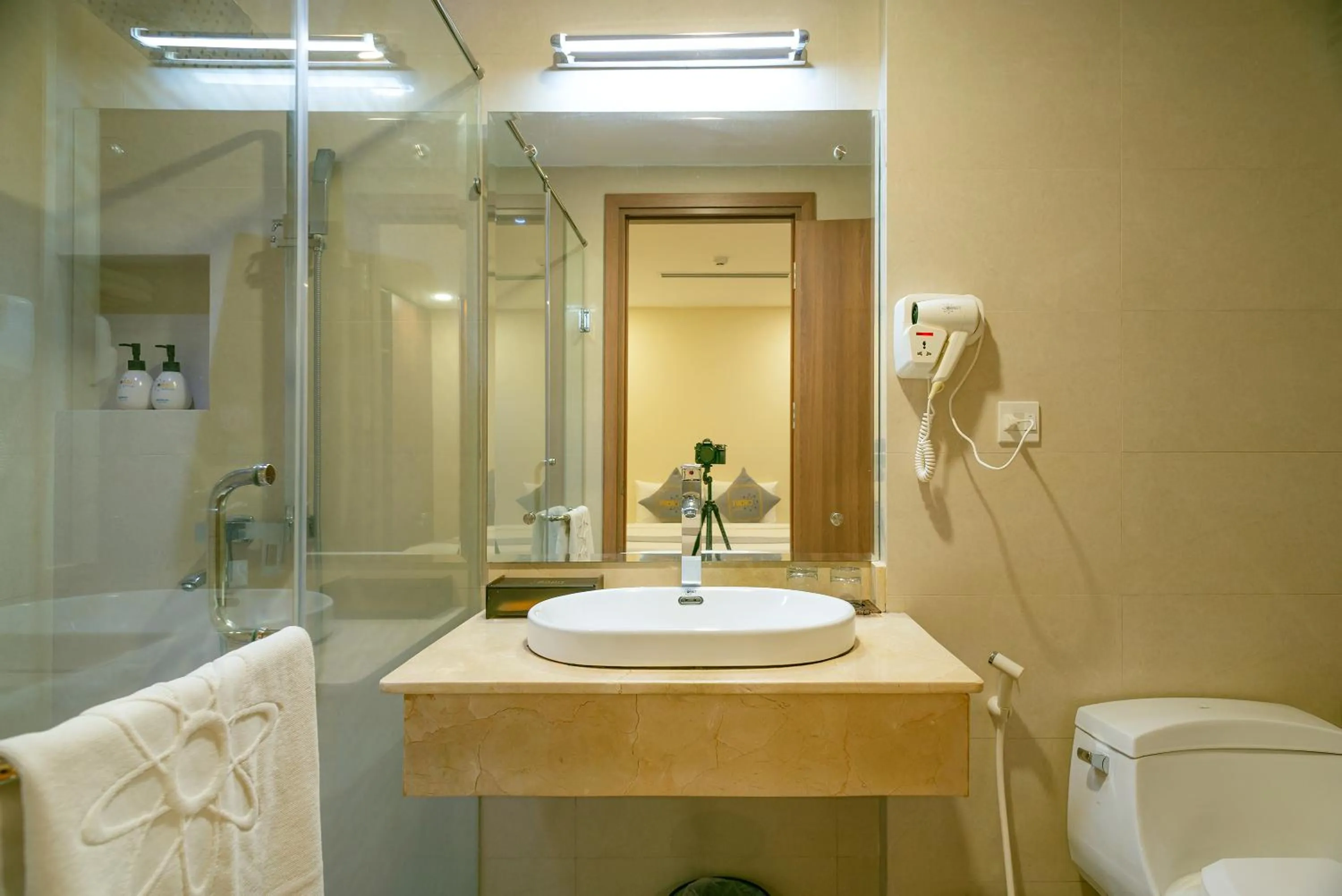 Shower in Orbit Hotel Nha Trang