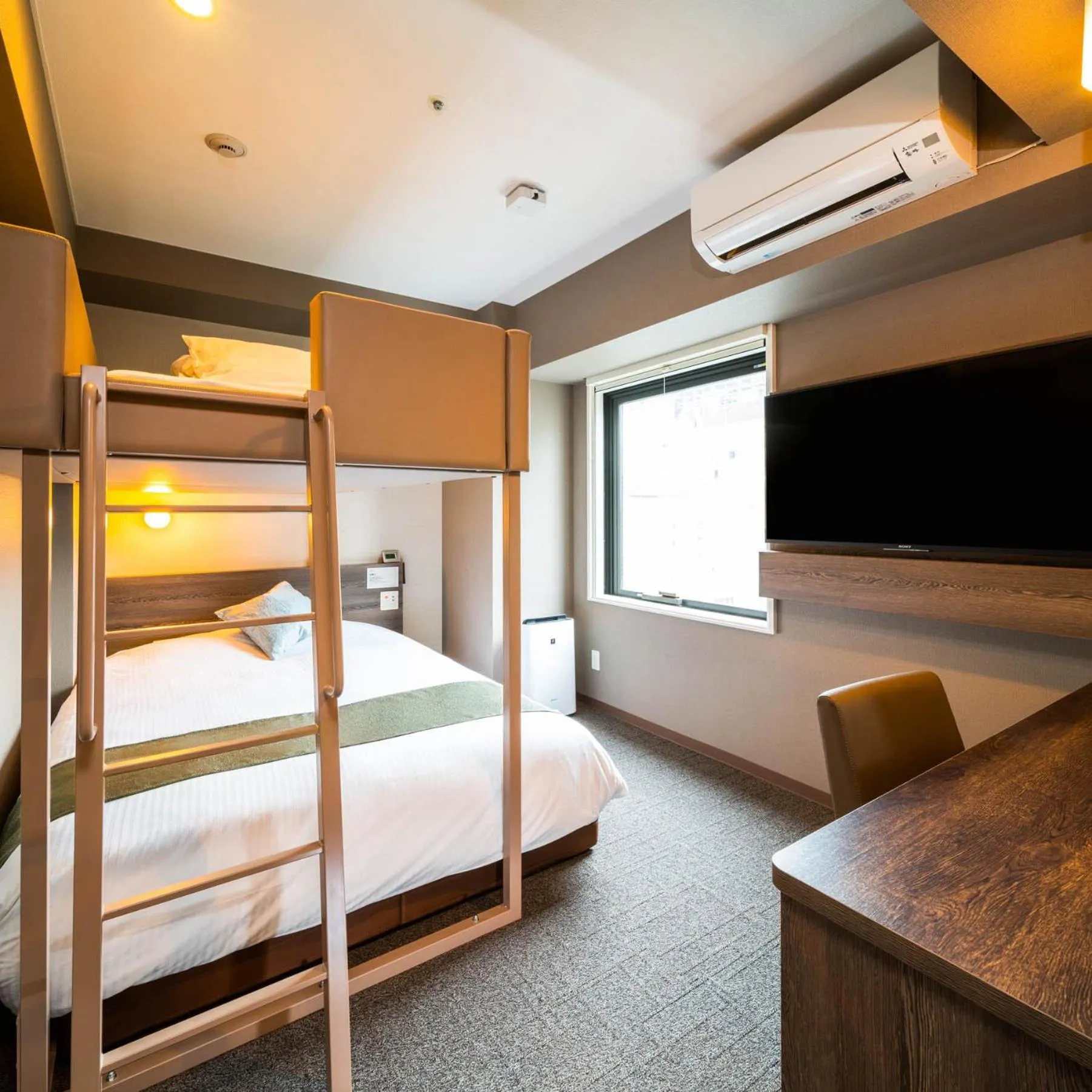 Bed in Super Hotel Premier Ginza