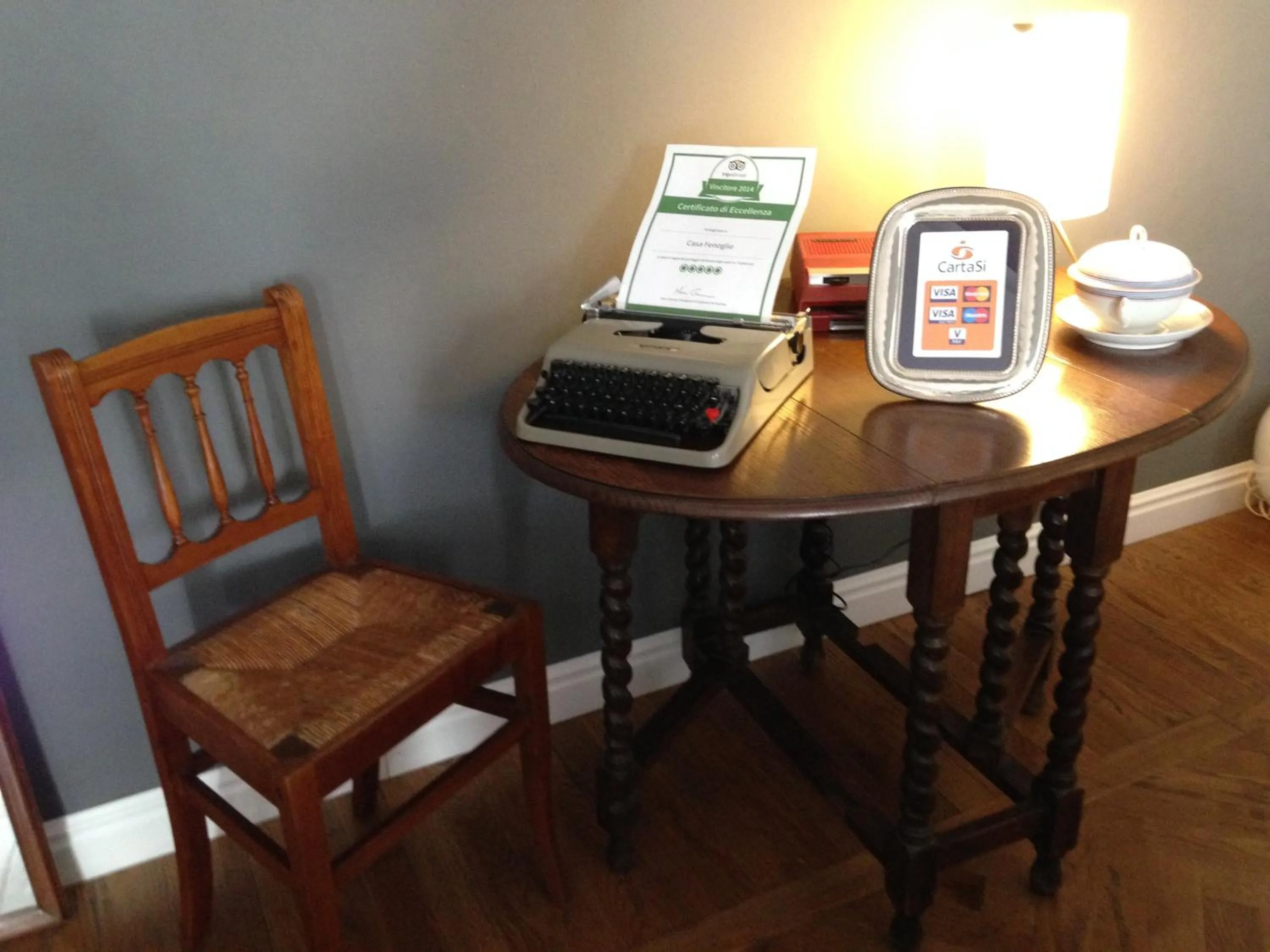 Decorative detail in B&B Casa Fenoglio