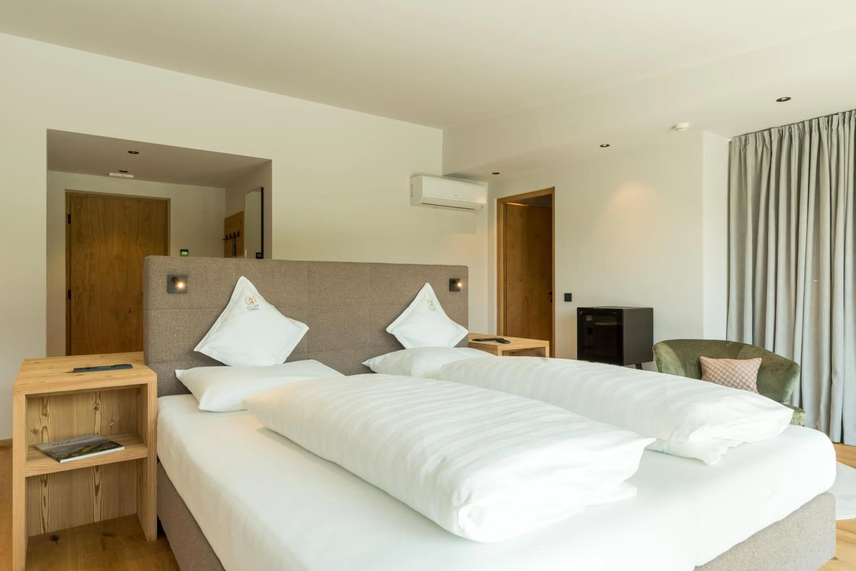 Photo of the whole room, Bed in Parc Hotel Tyrol