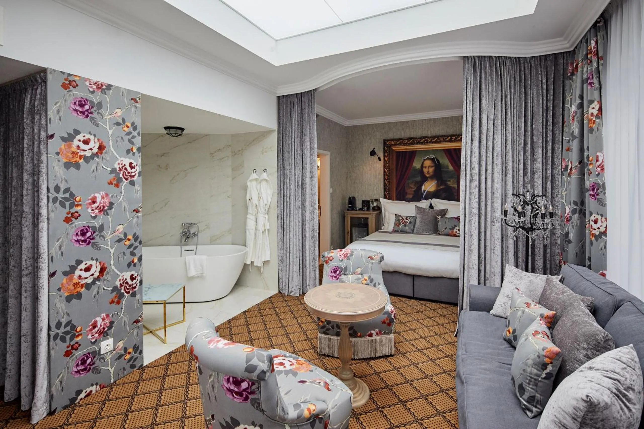 Photo of the whole room, Bed in Mystery Hotel Budapest, Preferred Hotels & Resorts