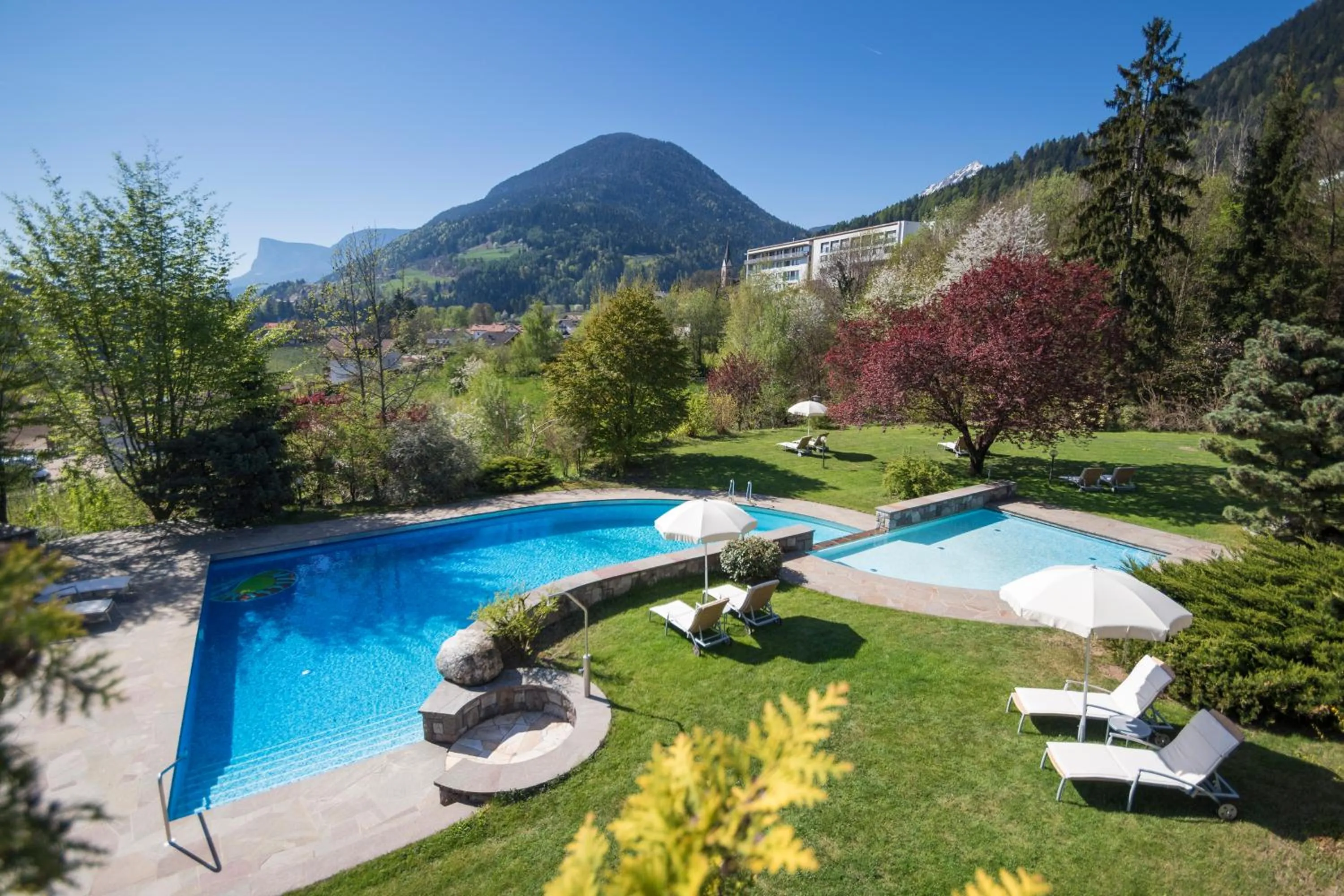 Pool view in Der Waldhof