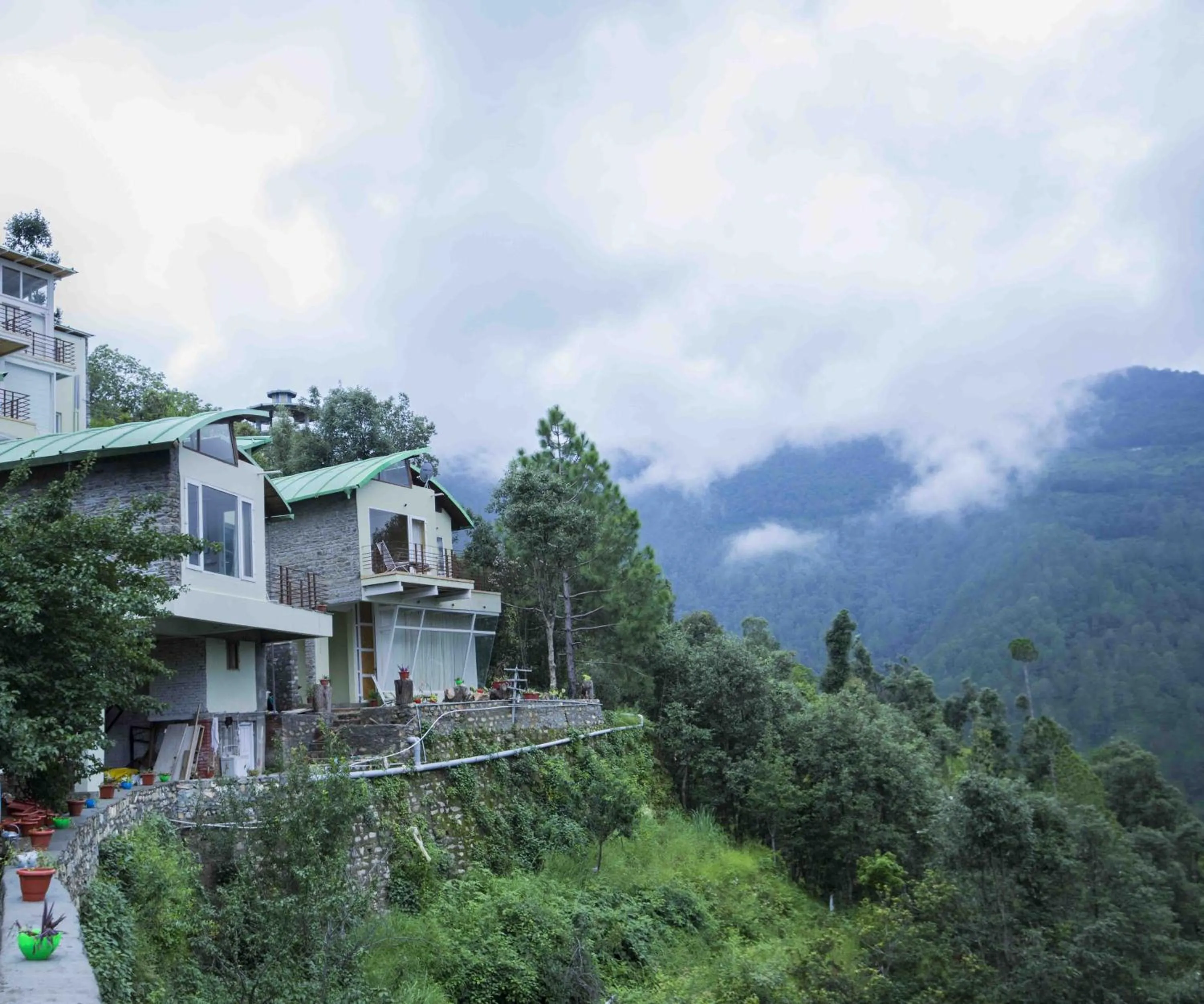 Property building in Seclude Ramgarh Cliff's edge