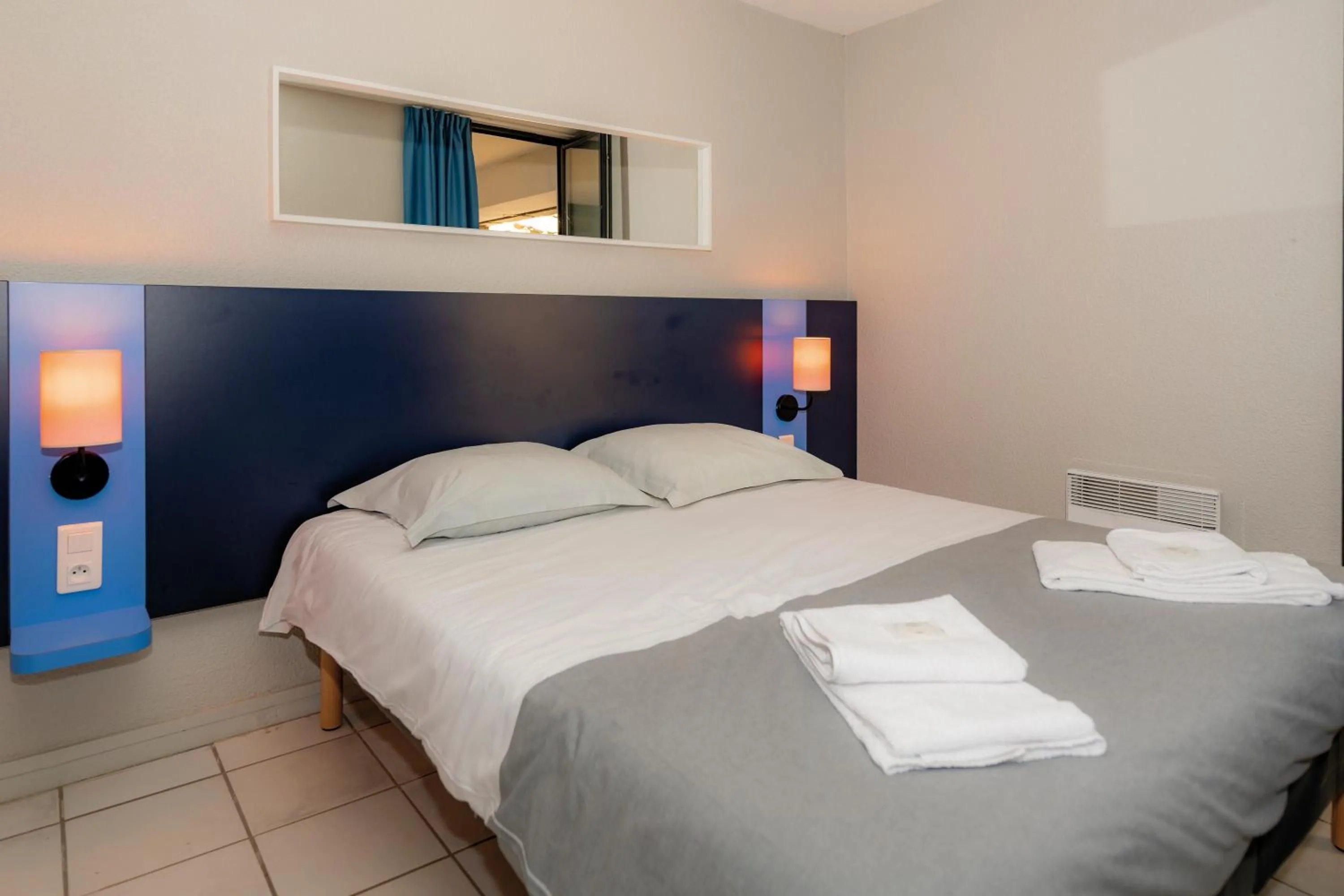 Bedroom, Bed in Residence Vacances Bleues Lou Castel