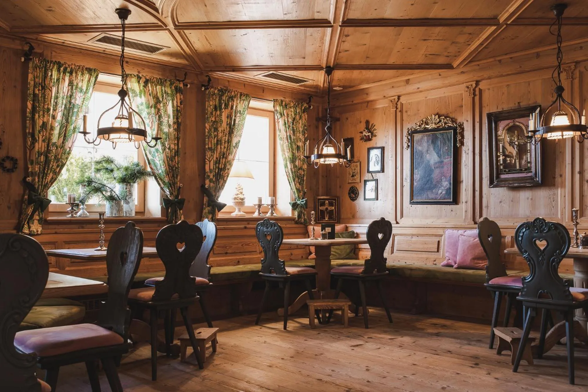 Communal lounge/ TV room in Hotel Hirzer 2781