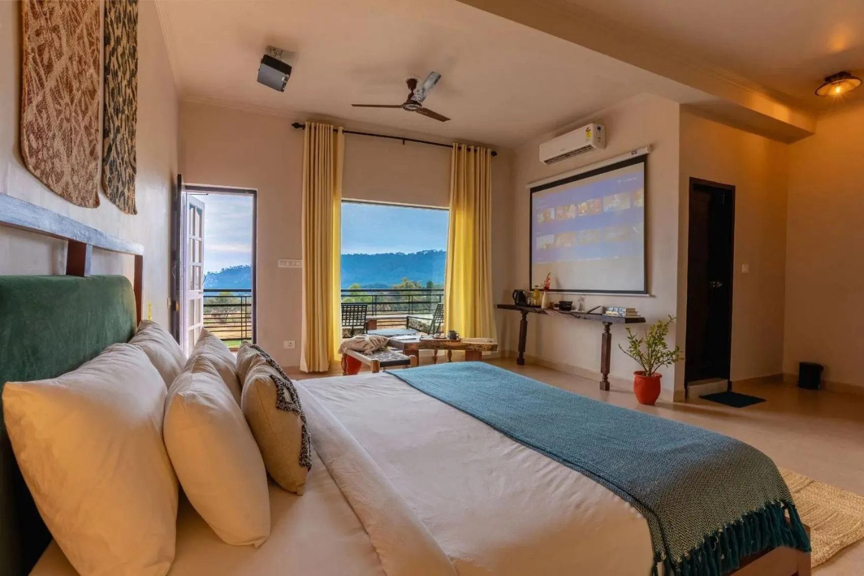 Bedroom, Bed in Seclude Palampur