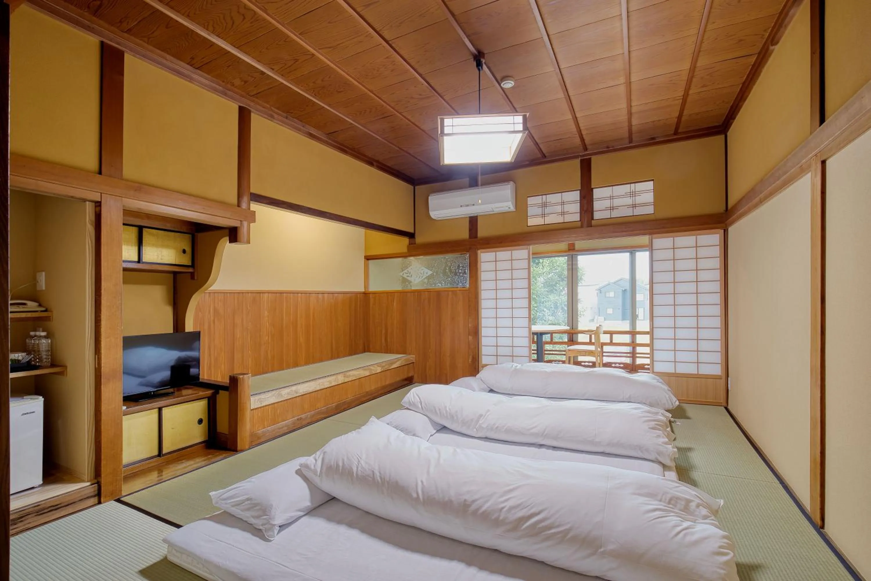 Bed in Katsuzakikan
