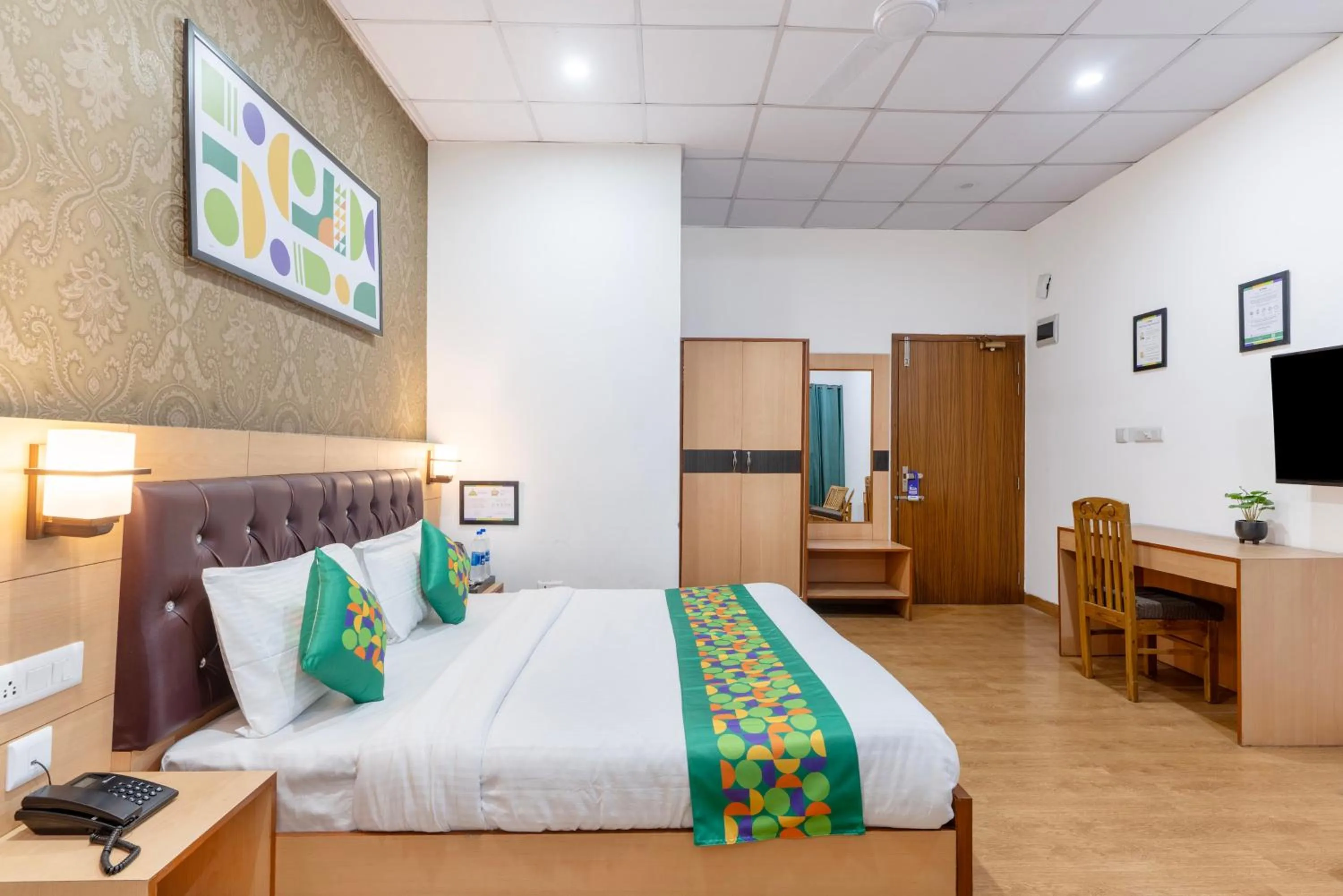 Bedroom, Bed in Treebo Anand The Mall Solan