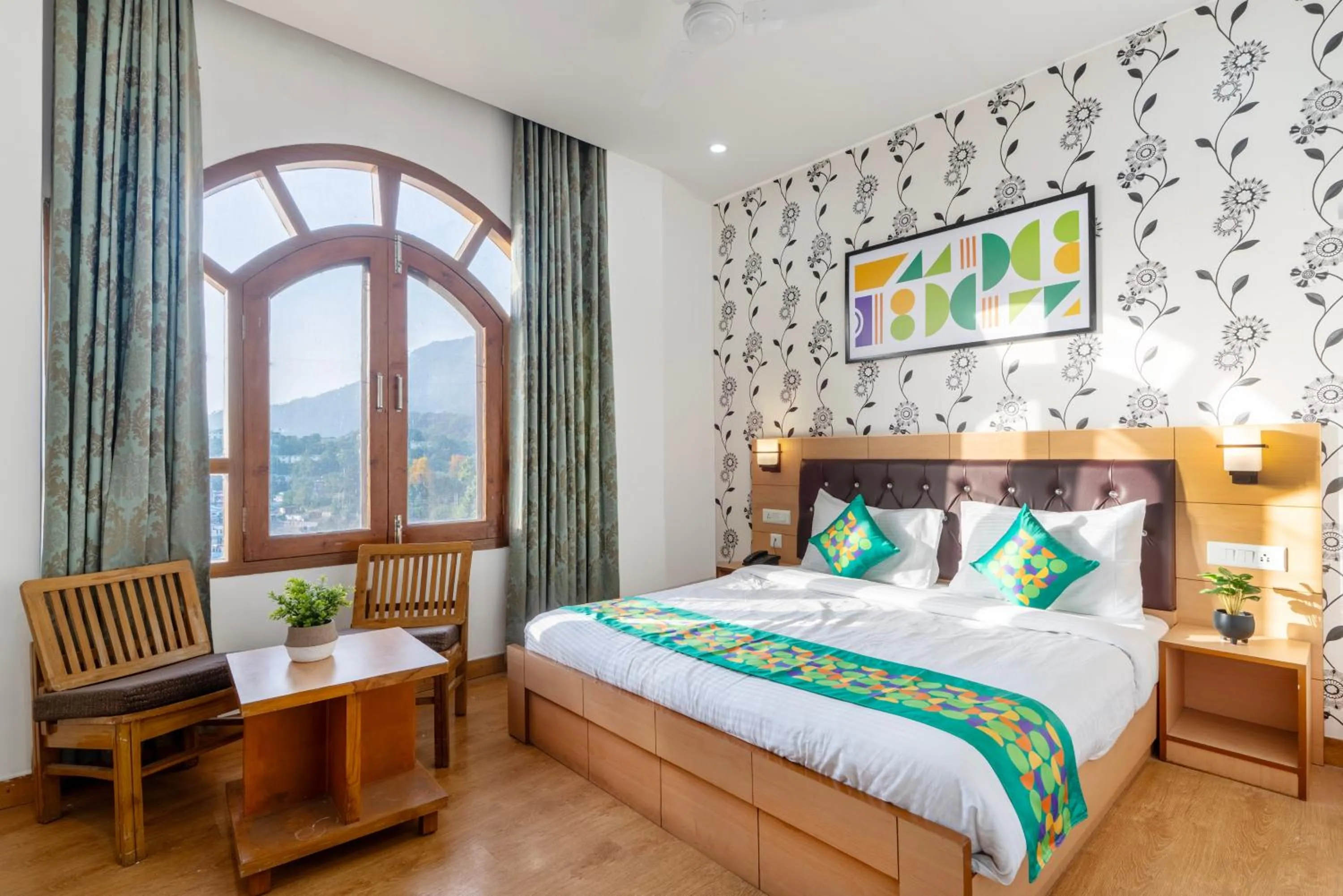 Bedroom, Bed in Treebo Anand The Mall Solan