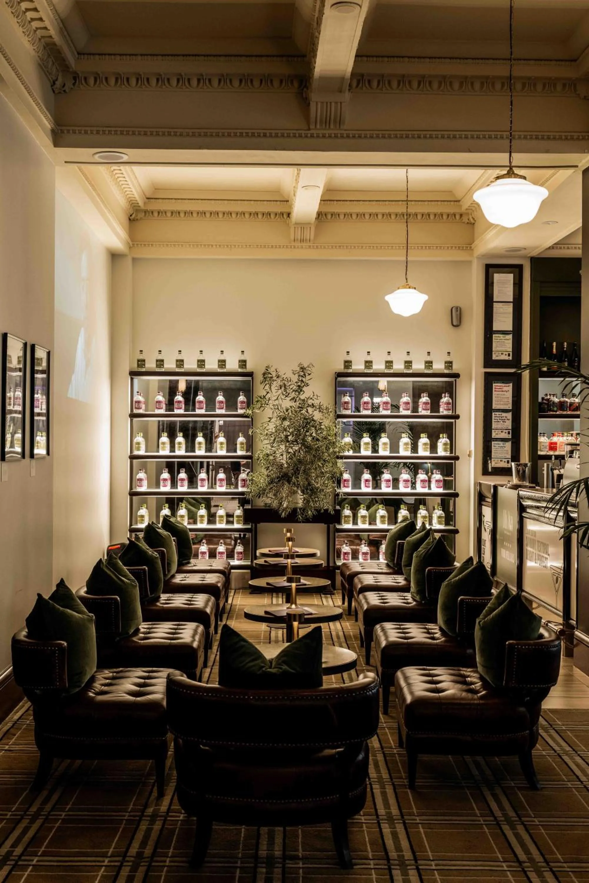 Lounge or bar in Rendezvous Hotel Melbourne