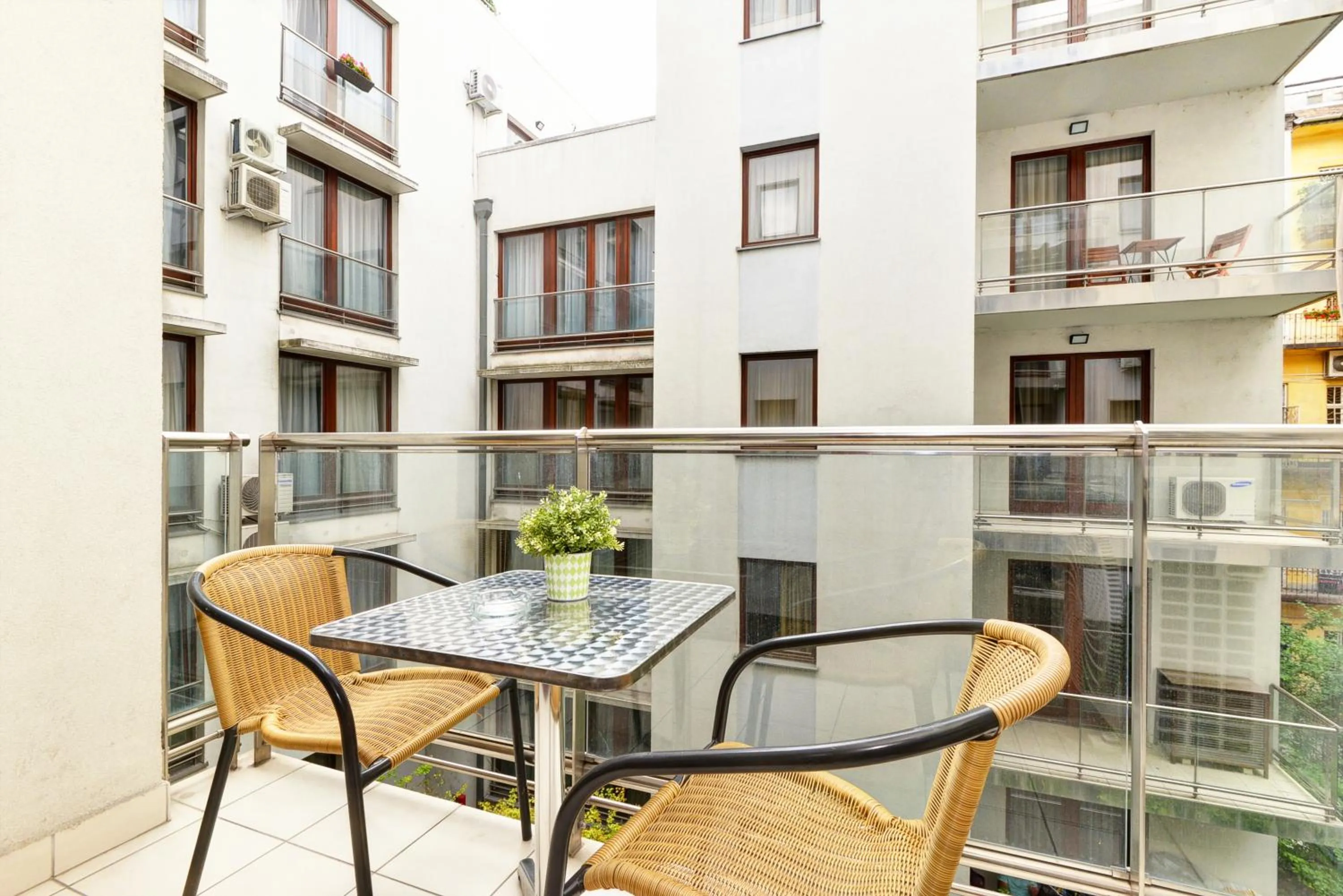 Quality Point Apartments 0-24 reception