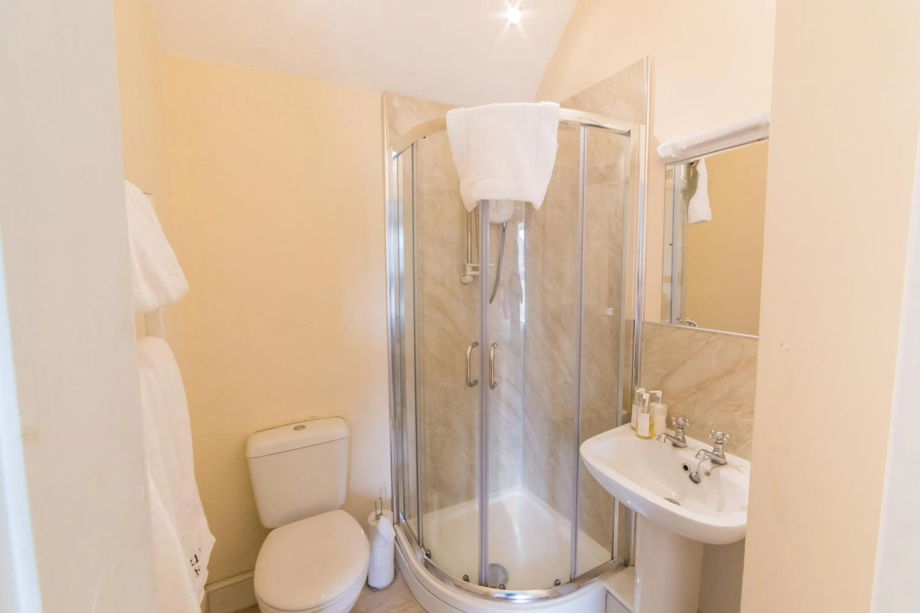 Shower in Riding Farm