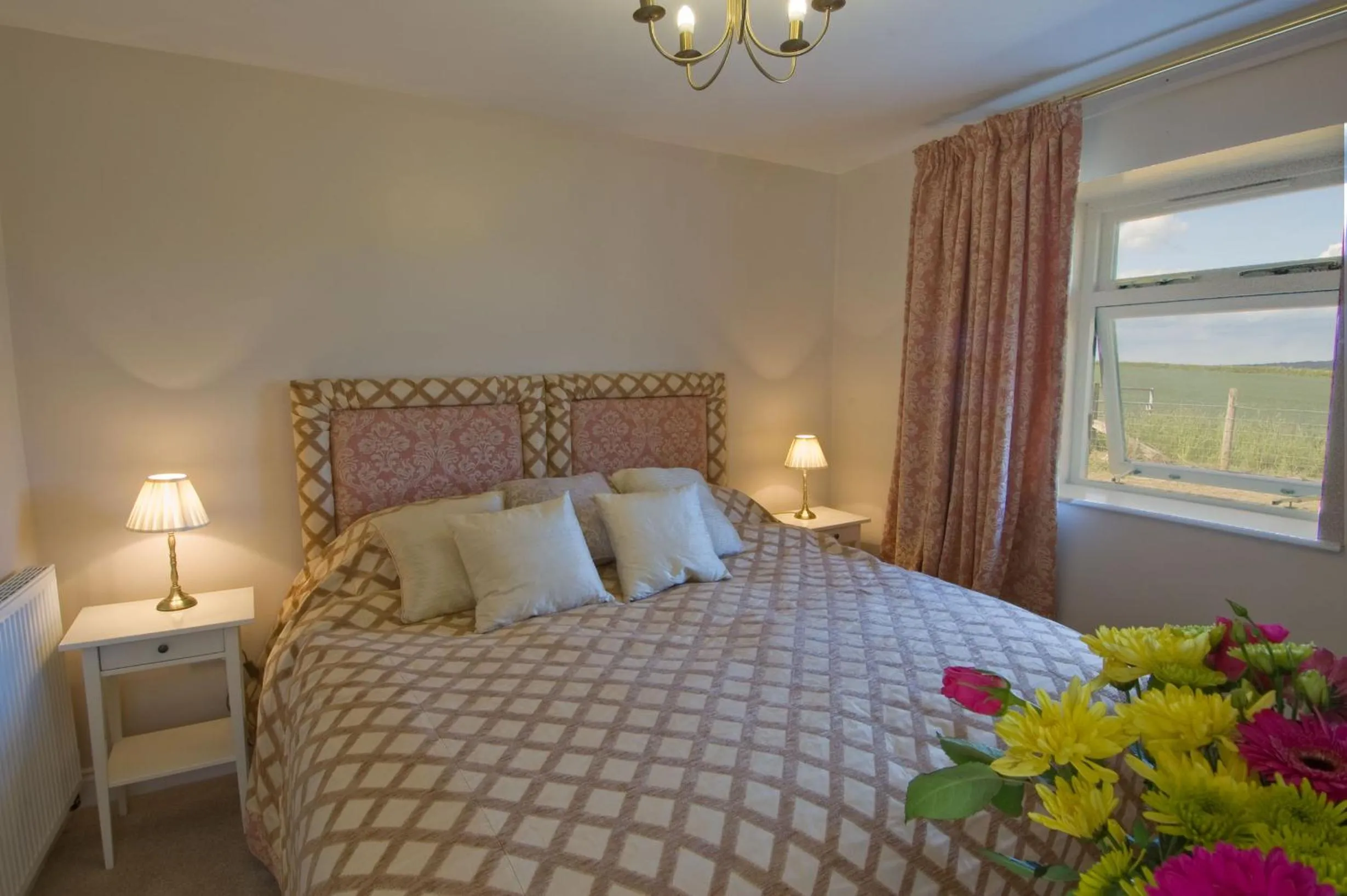 Photo of the whole room, Bed in Riding Farm