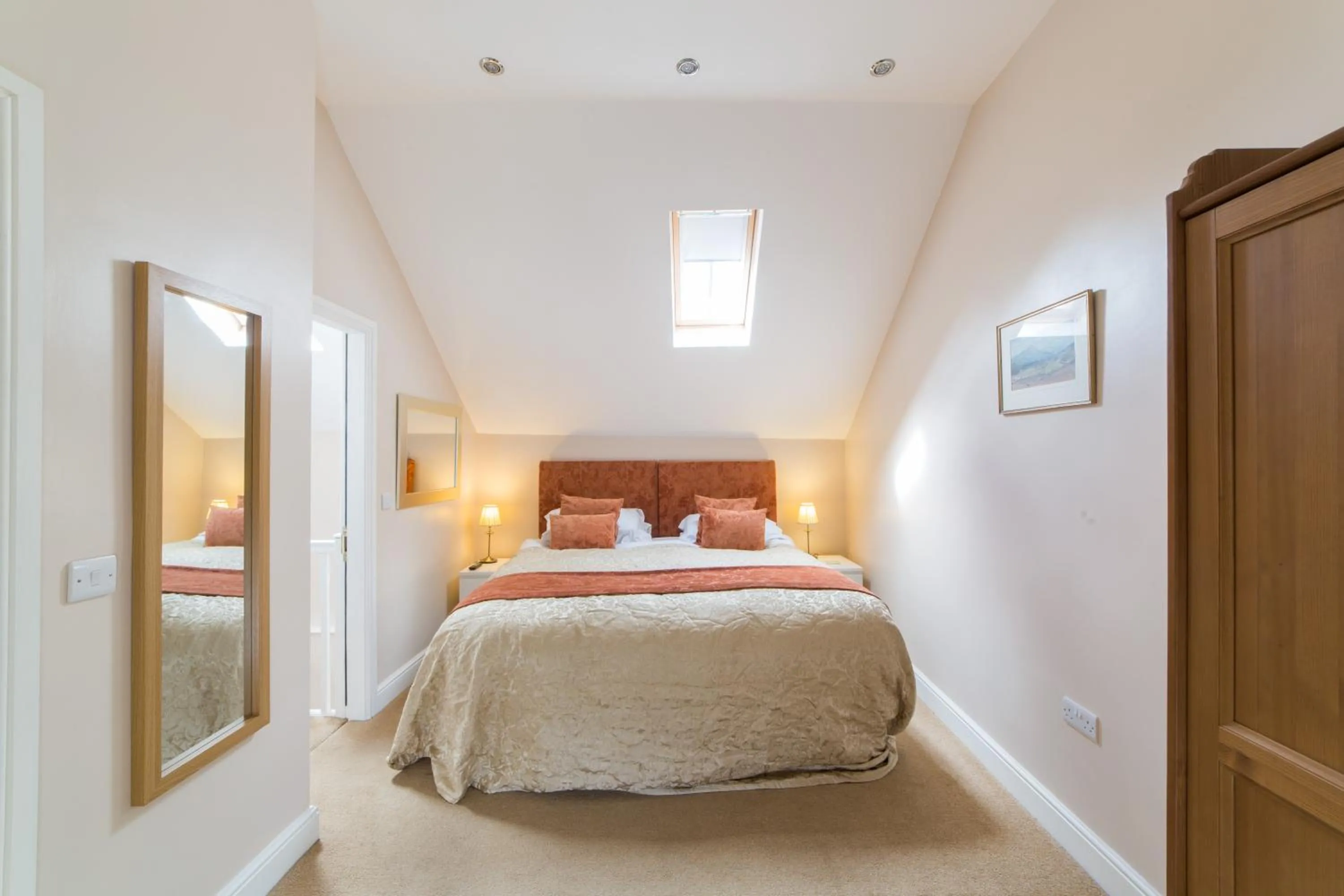 Photo of the whole room, Bed in Riding Farm