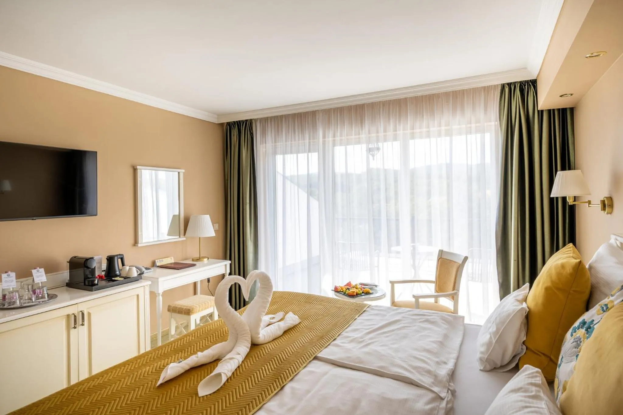 Photo of the whole room, Bed in Calimbra Wellness Hotel Superior