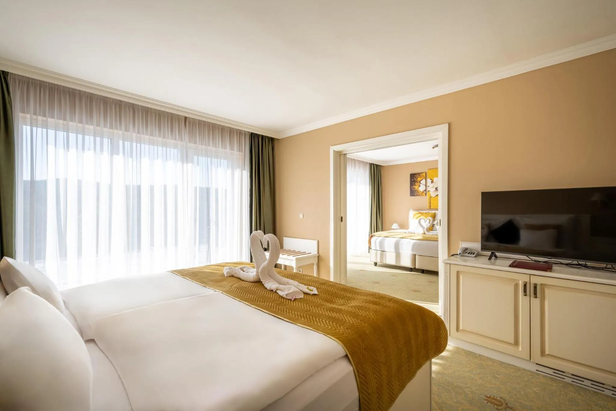 Photo of the whole room, Bed in Calimbra Wellness Hotel Superior