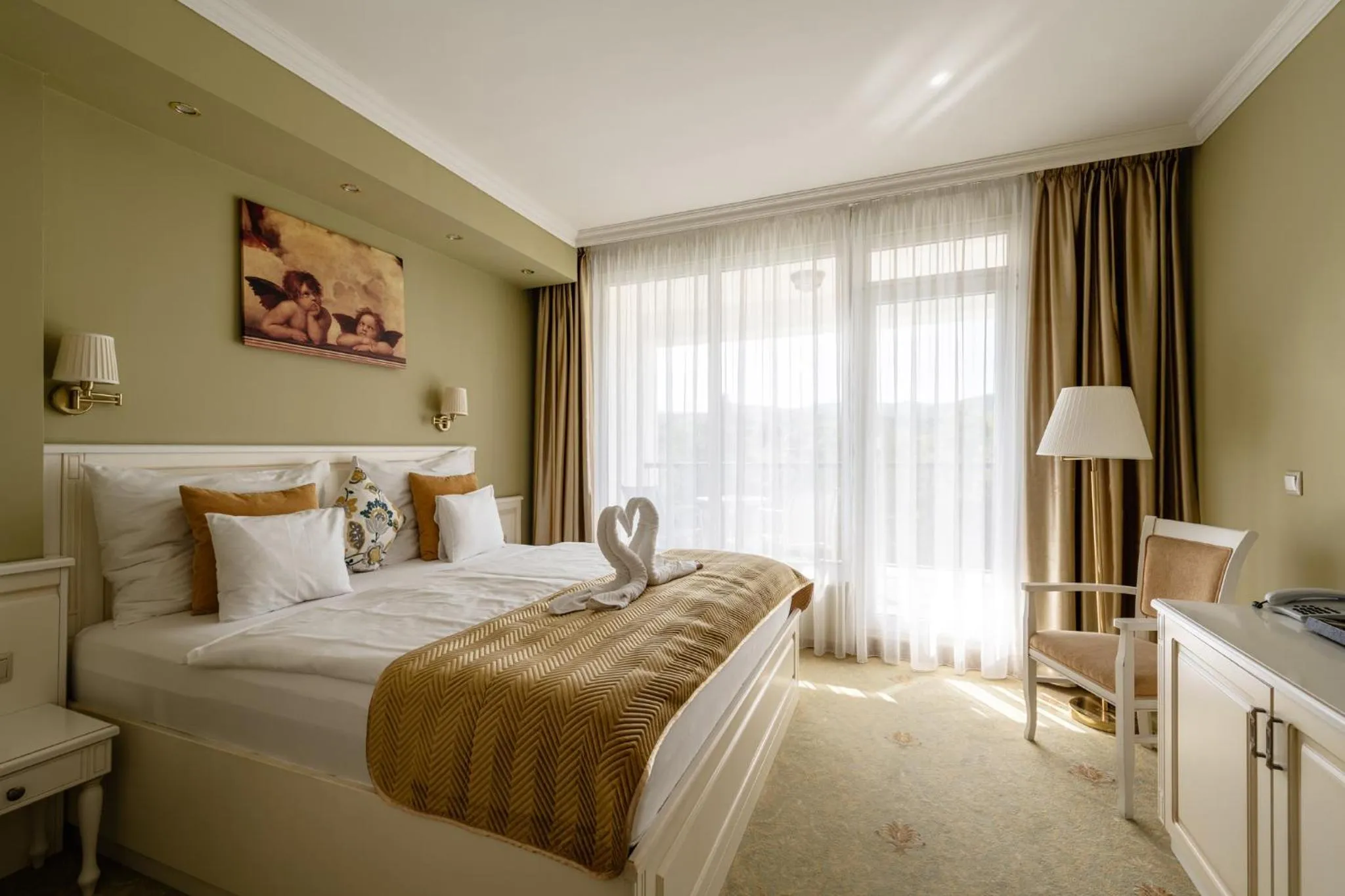 Photo of the whole room, Bed in Calimbra Wellness Hotel Superior