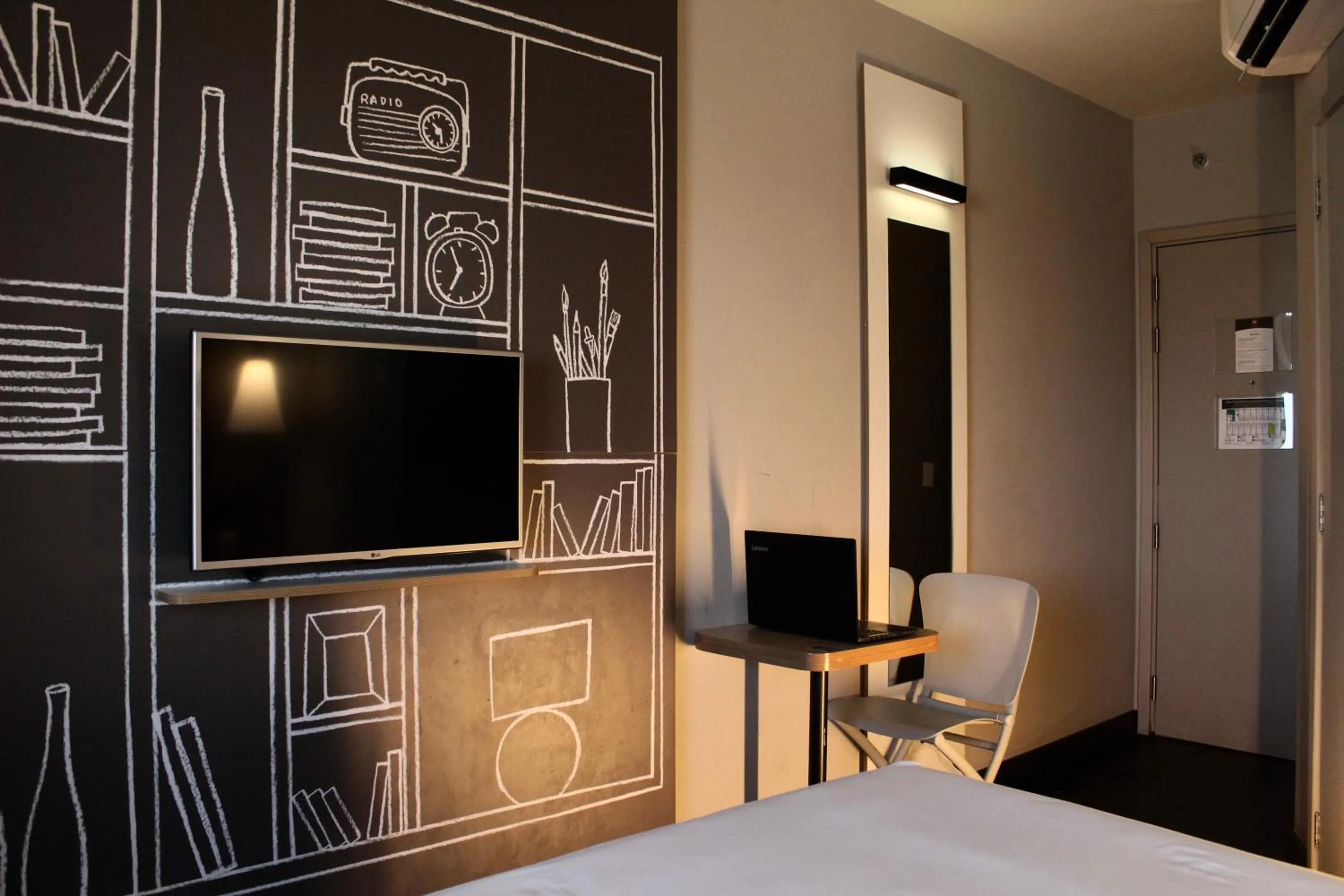 Photo of the whole room, Bed in ibis Natal