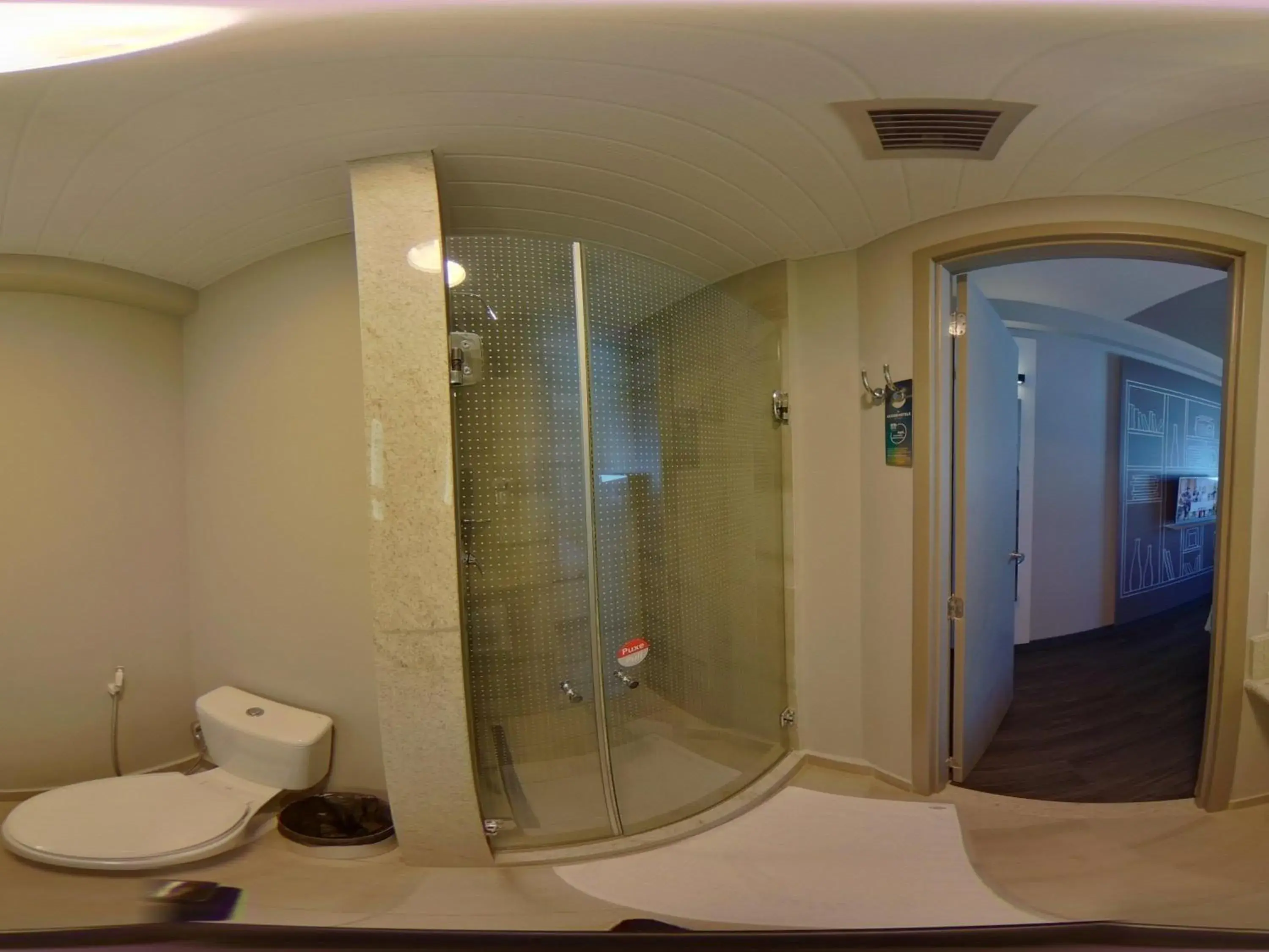 Standard Room with One Double Bed and One Single Bed - single occupancy in ibis Natal Standard Room with One Double Bed and One Single Bed - single occupancy in ibis Natal