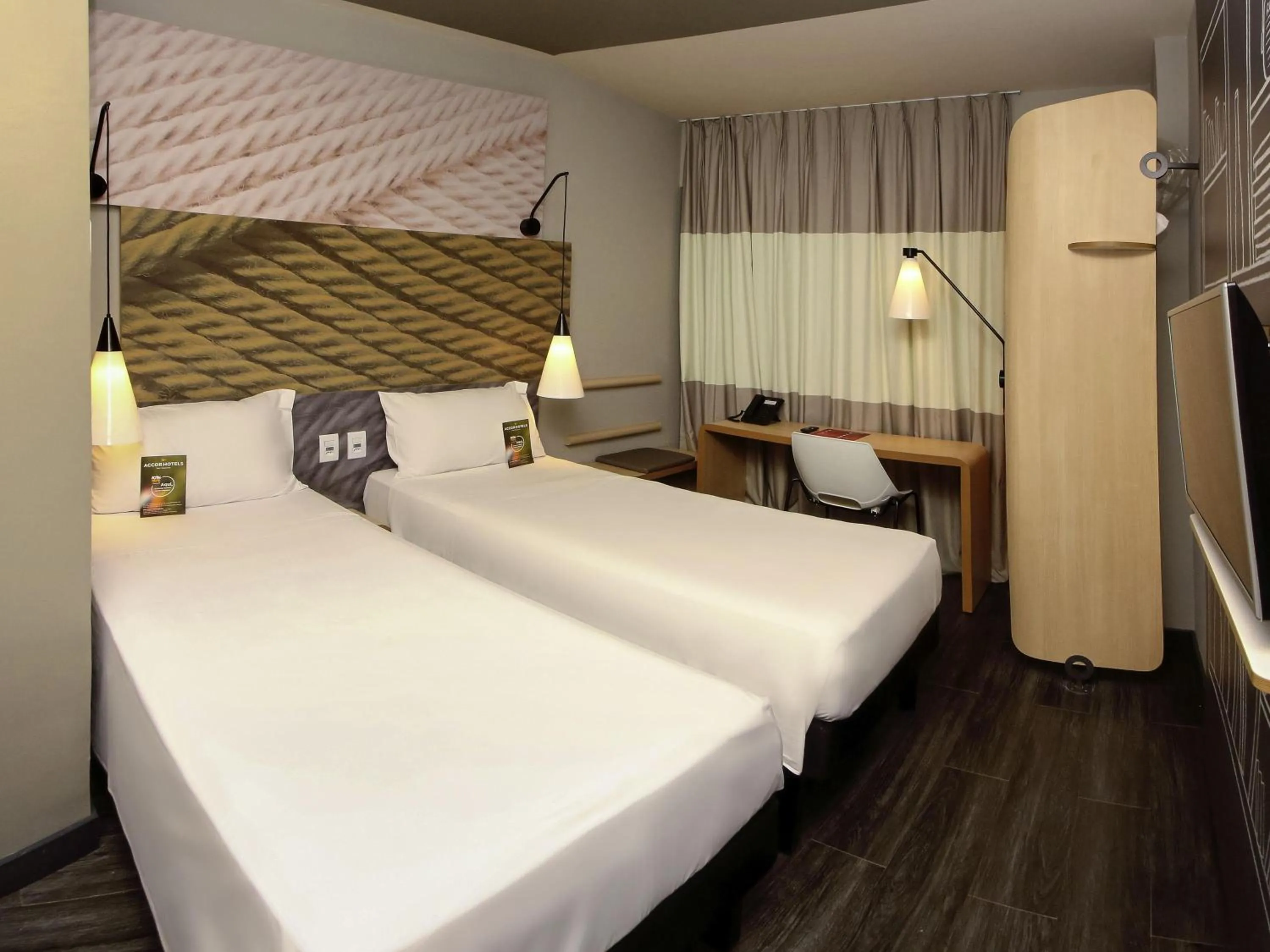 Bedroom, Bed in ibis Natal