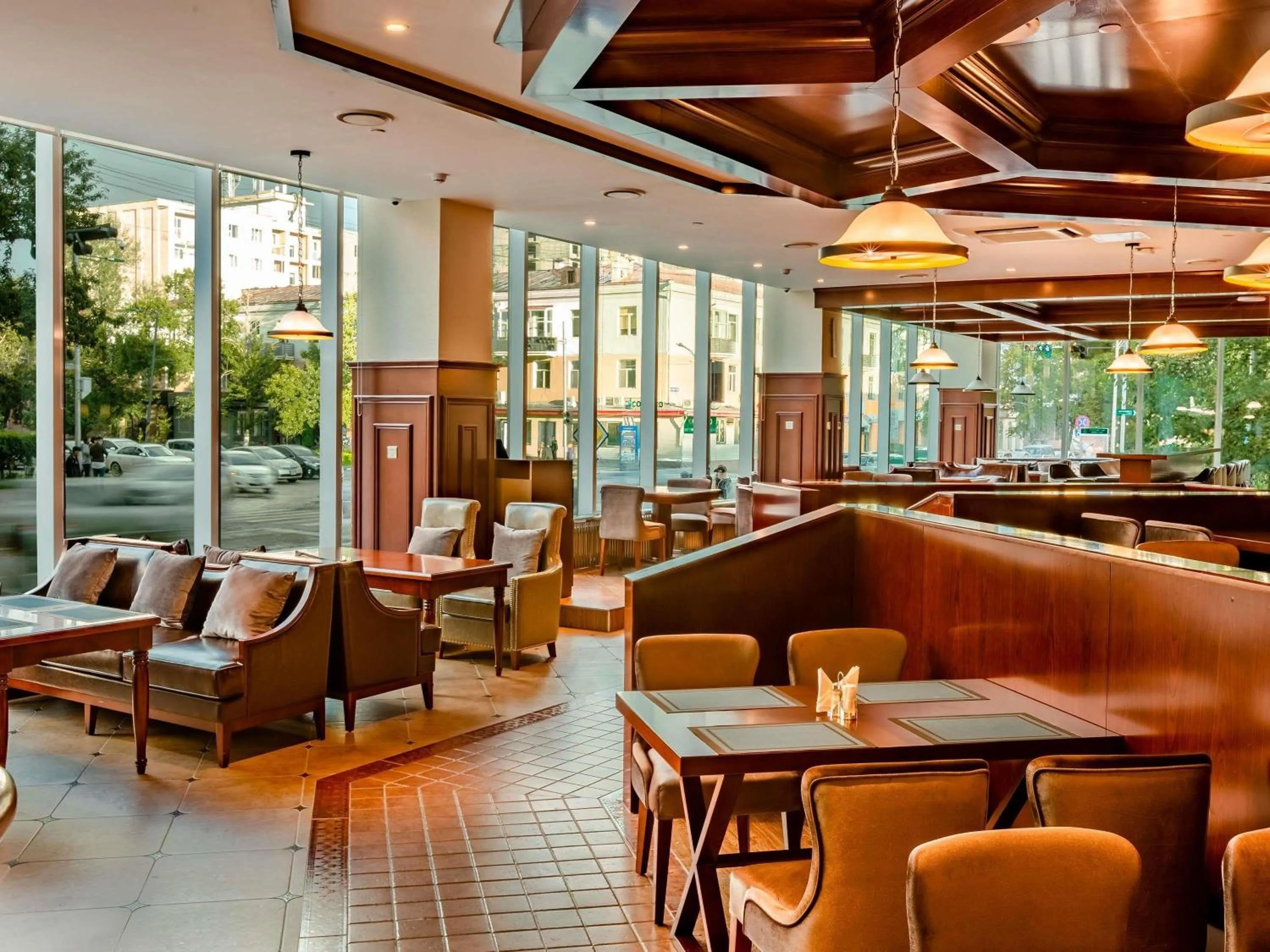 Lounge or bar in Novotel Ulaanbaatar