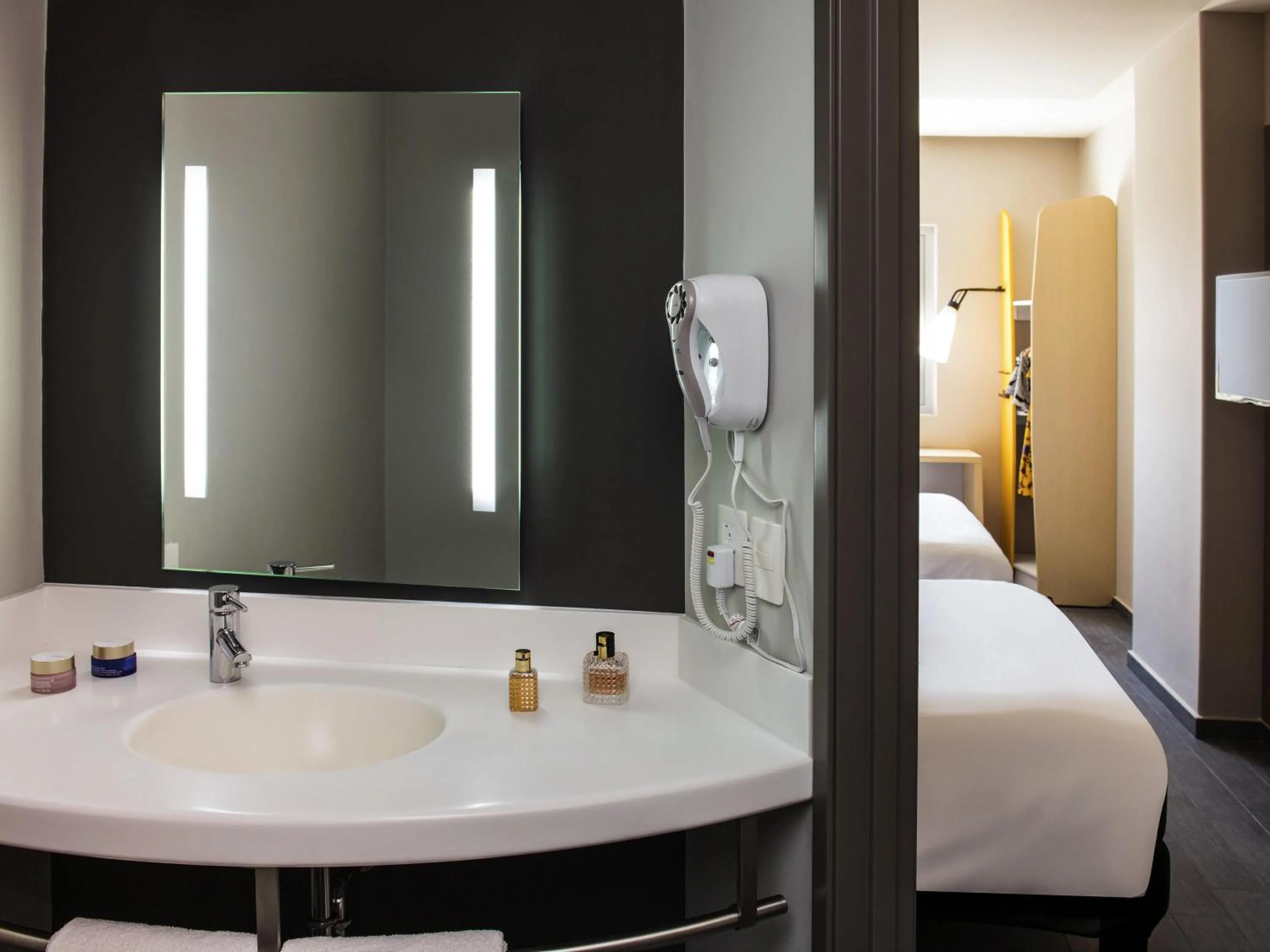 Bedroom, Bed in Ibis Mazatlan Marina