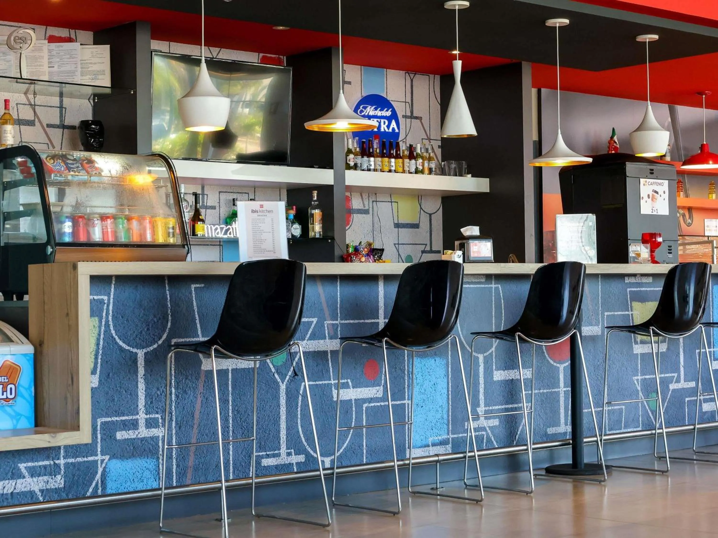 Lounge or bar in Ibis Mazatlan Marina