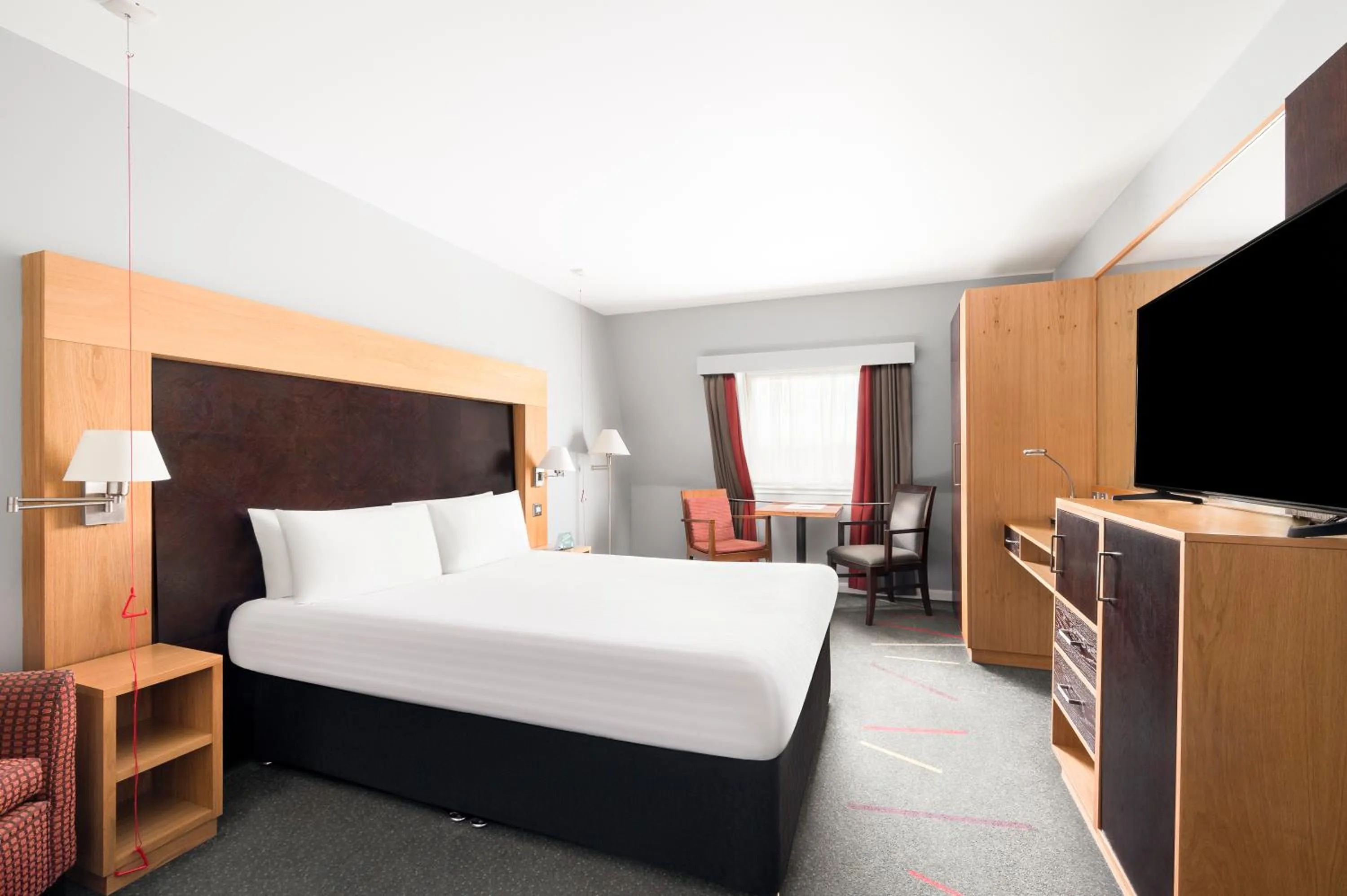 Bed in Holiday Inn Aberdeen West by IHG