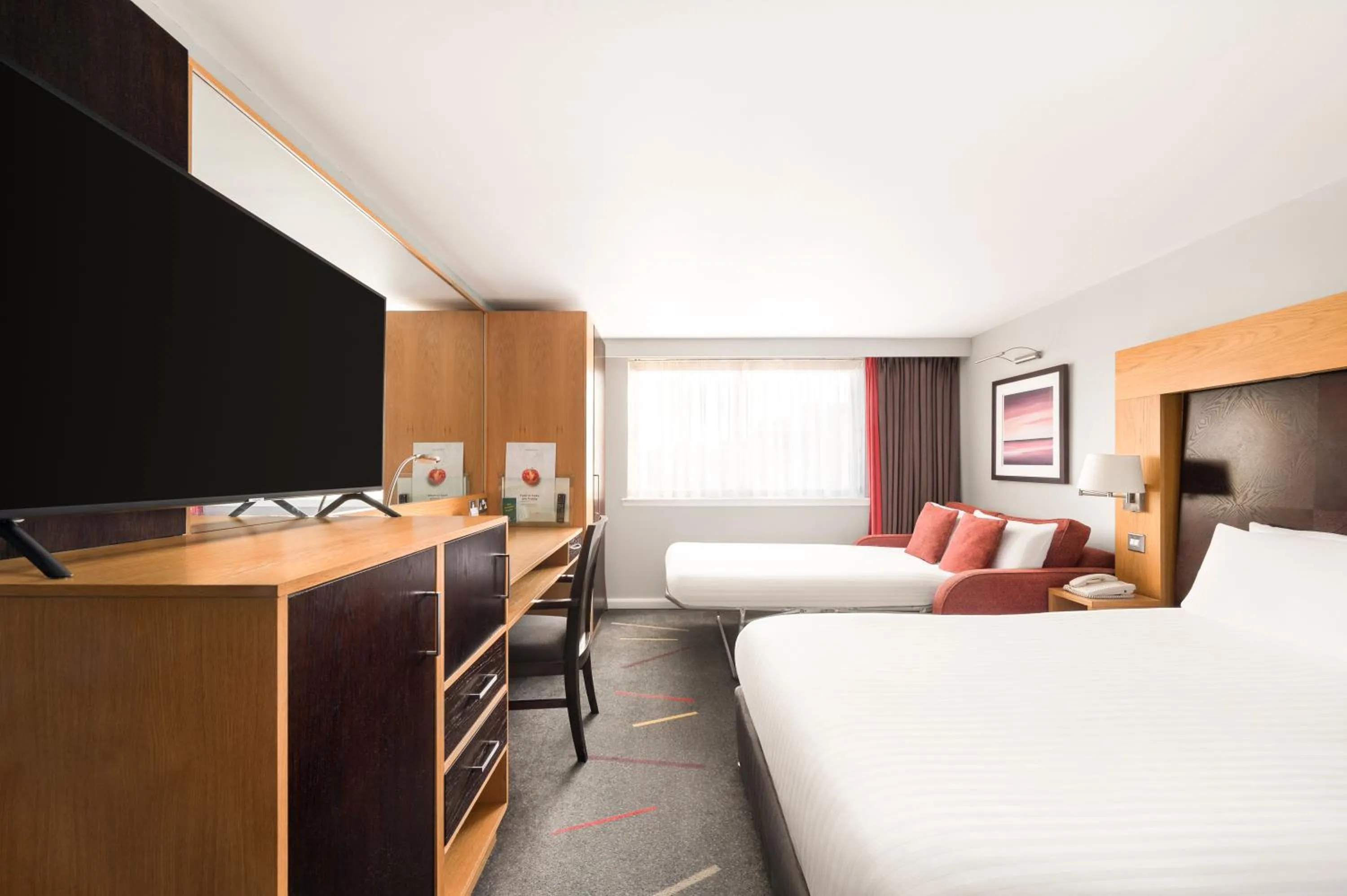 Bed in Holiday Inn Aberdeen West by IHG