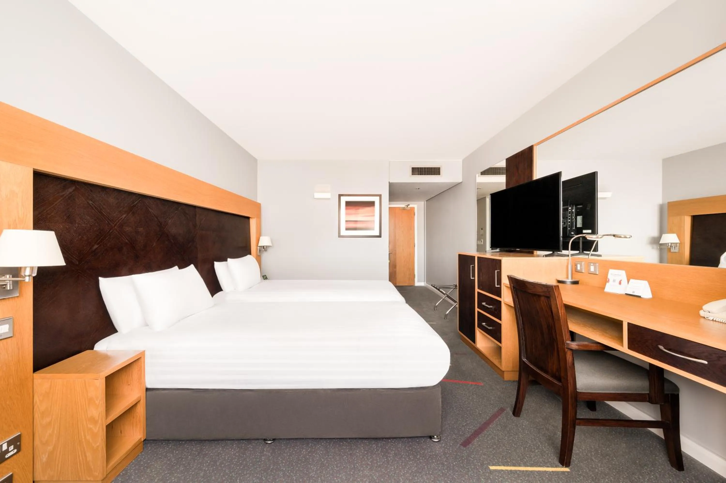 Bed in Holiday Inn Aberdeen West by IHG