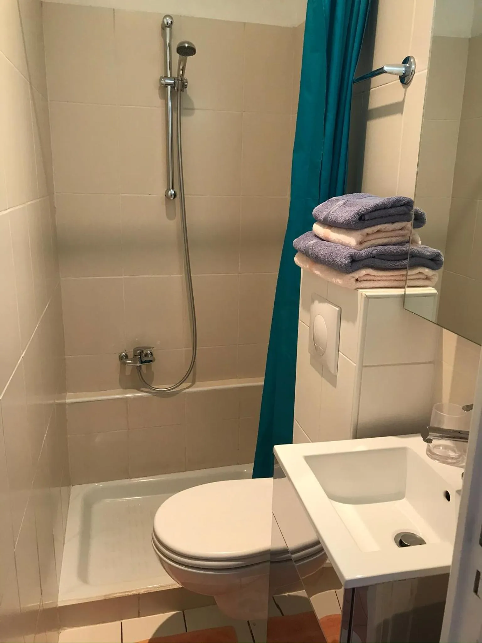 Bathroom in Studios Floreal