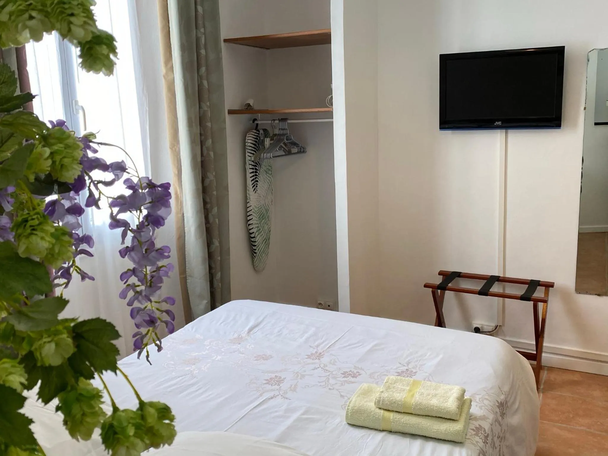 Bedroom, Bed in Studios Floreal