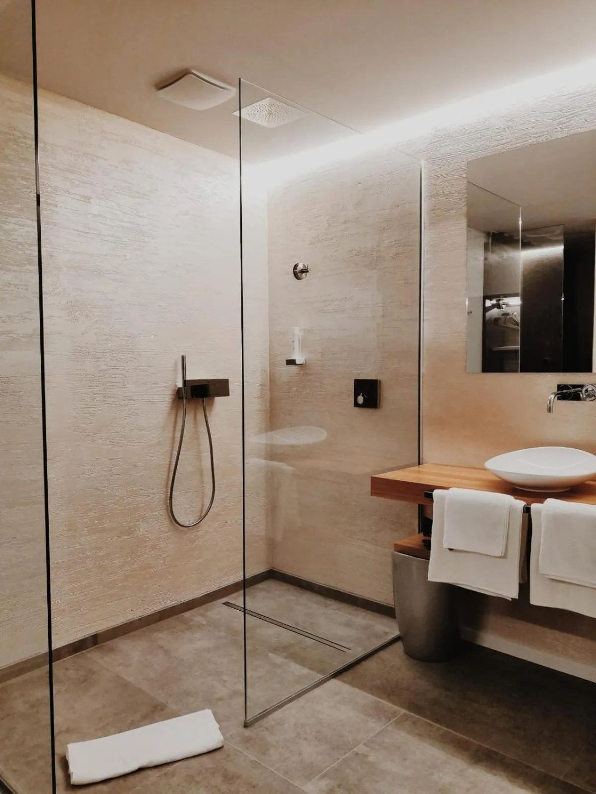 Shower in Sky Beach Aparthotel