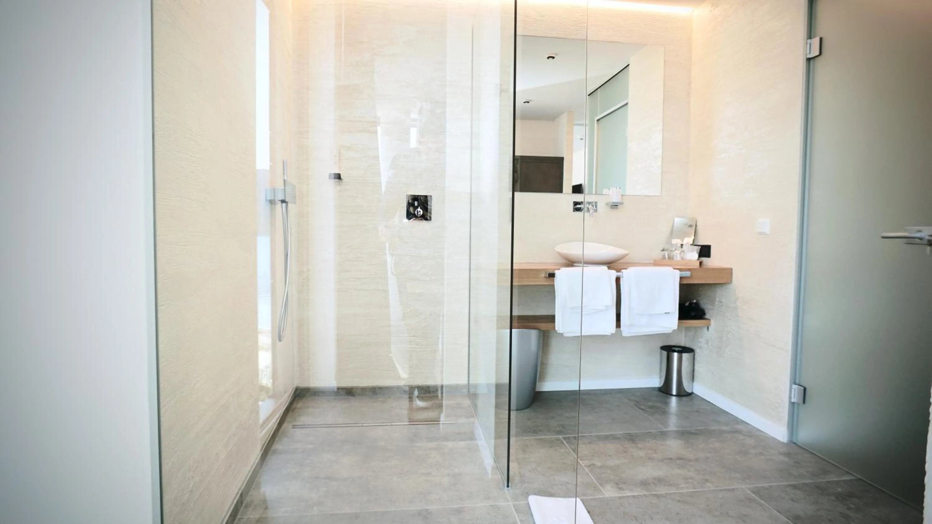 Bathroom in Sky Beach Aparthotel