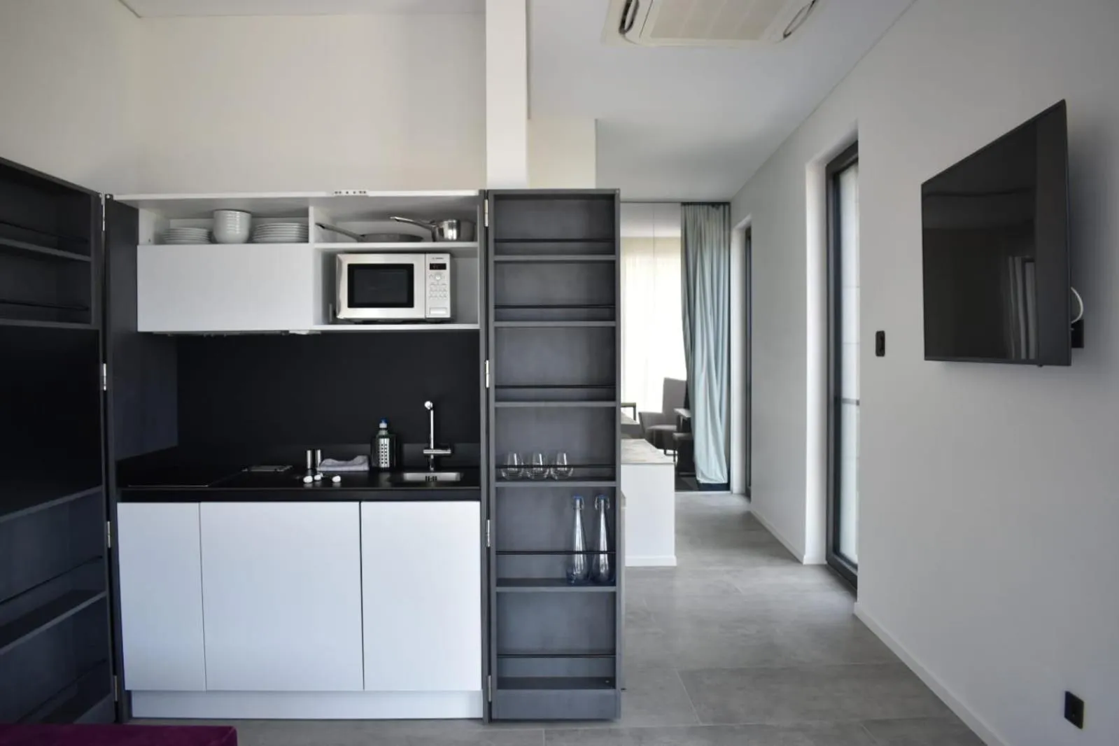 Kitchen or kitchenette in Sky Beach Aparthotel