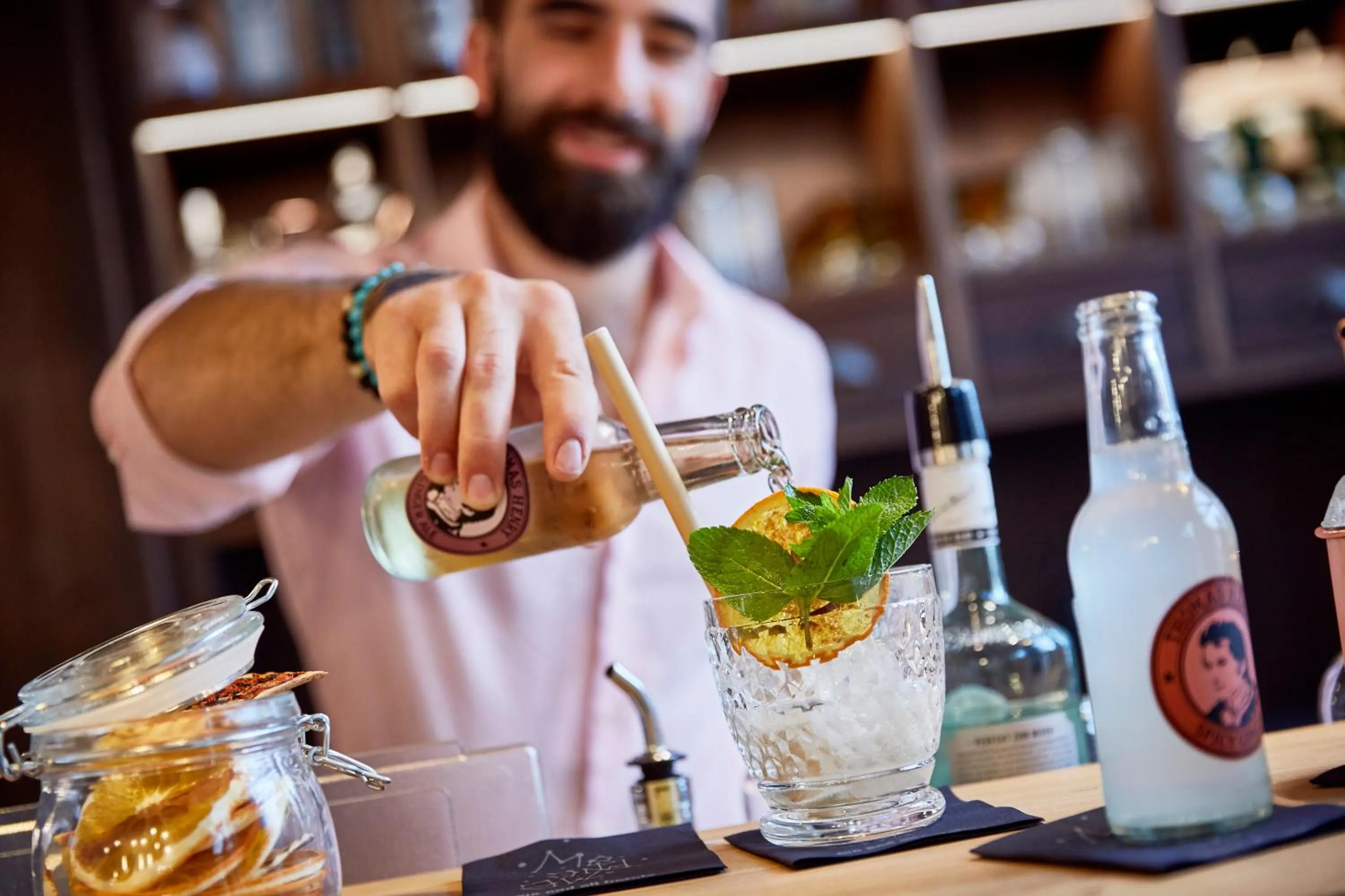 Lounge or bar in Me and All Hotel Mainz, by Hyatt