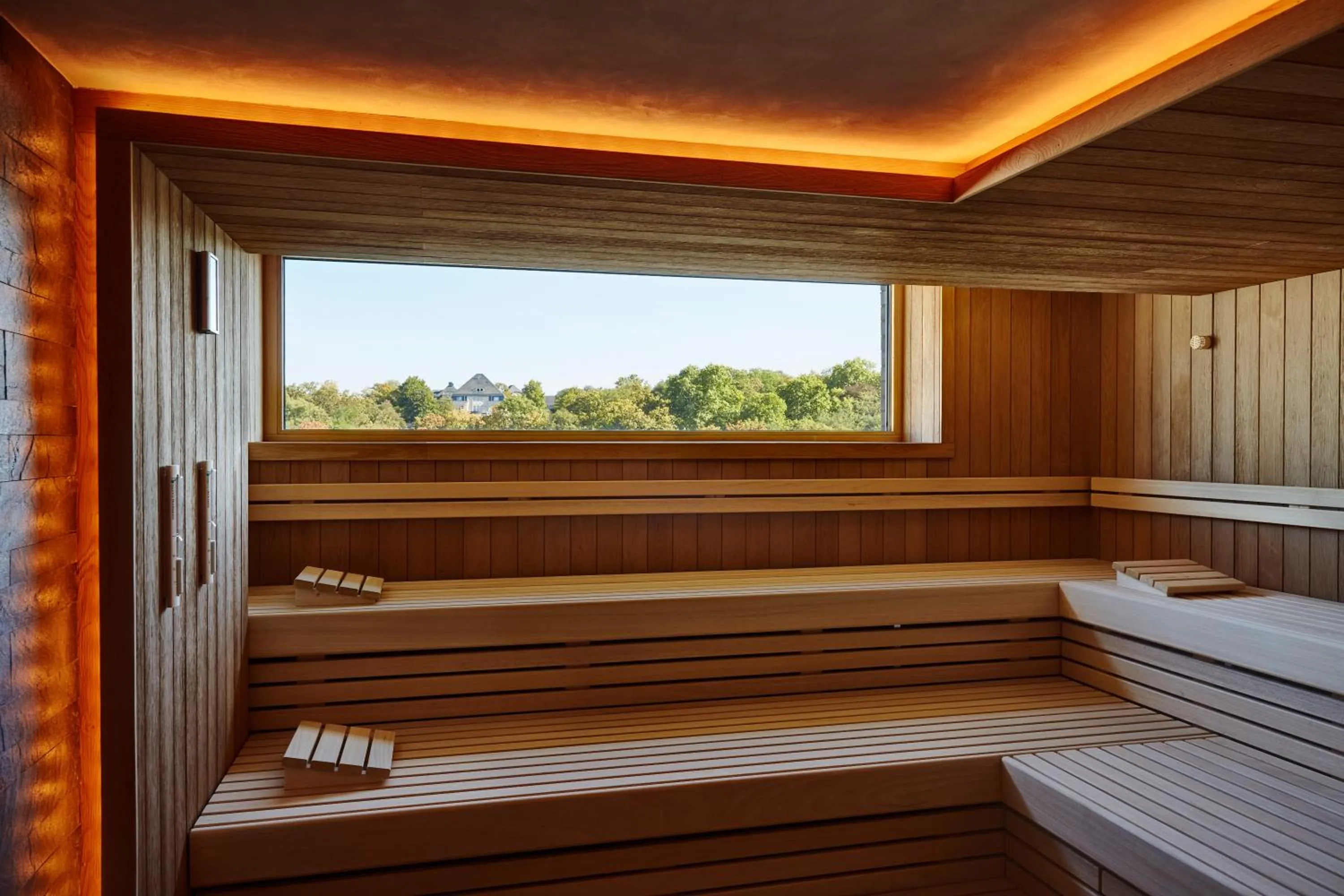 Sauna, Bed in Me and All Hotel Mainz, by Hyatt