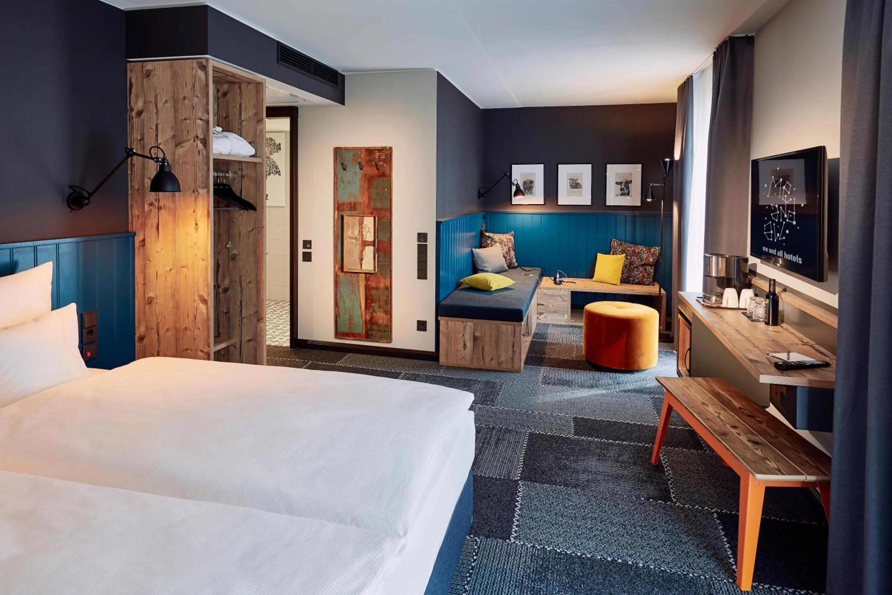 Bedroom, Bed in Me and All Hotel Mainz, by Hyatt