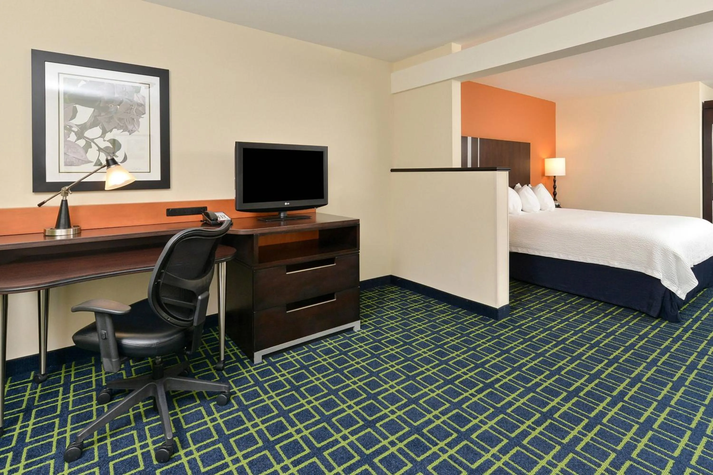 Bedroom, Bed in Fairfield Inn & Suites by Marriott Cedar Rapids